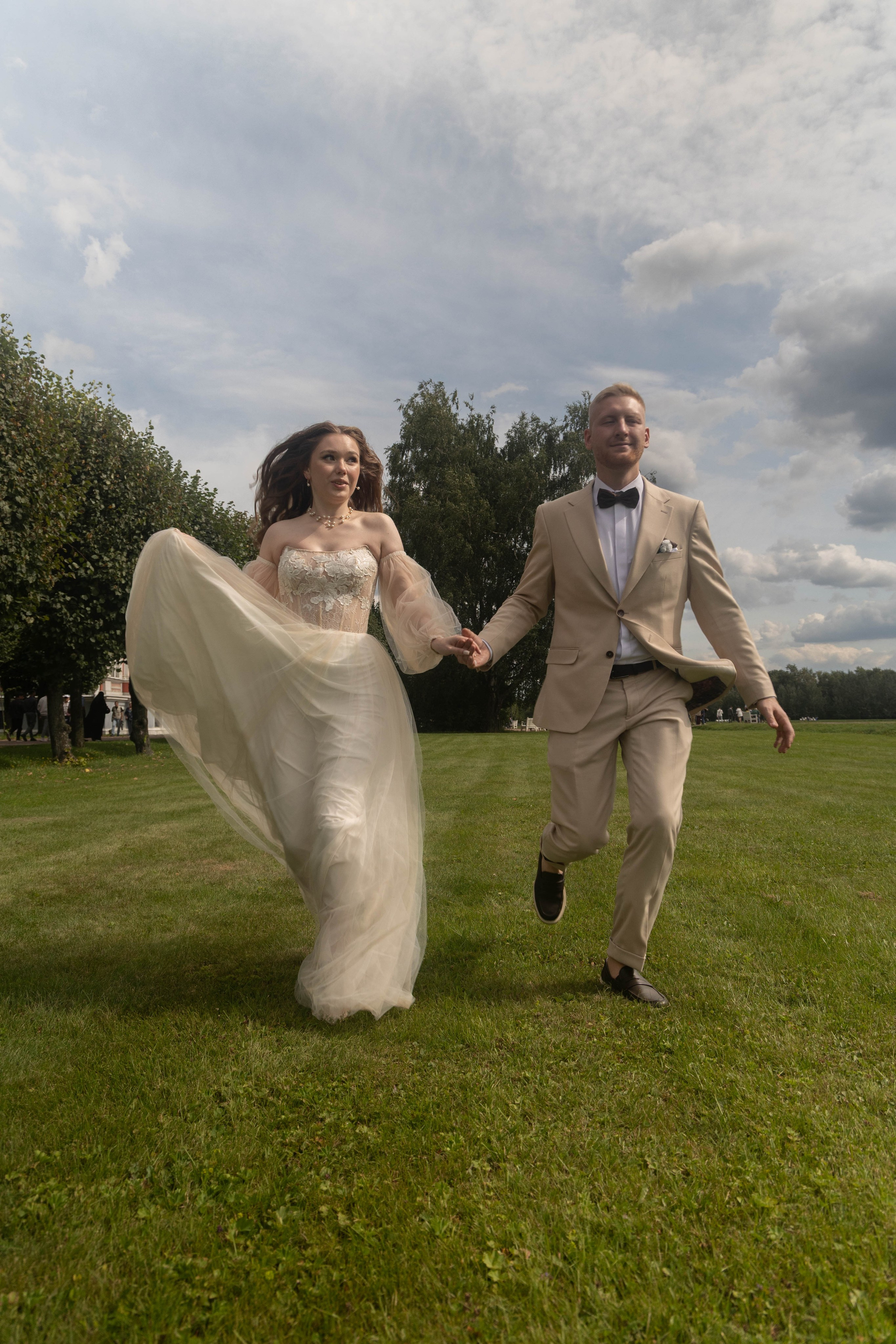 Свадебная фотосессия свадебный фотограф Татьяна Марсуверских свадебная фотопрогулка Москва Жуковский. Фотограф для маркетплейсов, фотоуслуги в Жуковском Татьяна Марсуверских