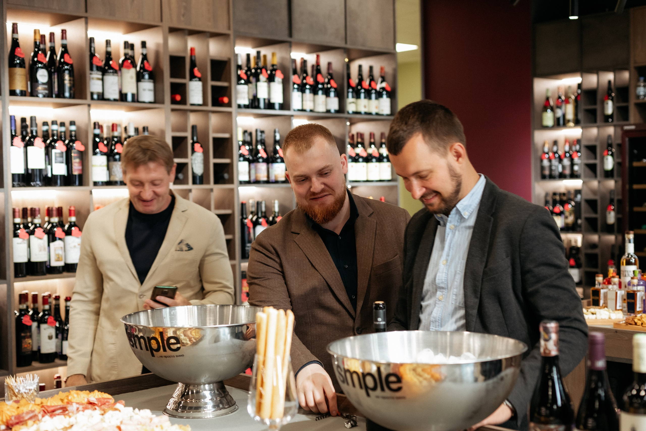 BY SIMPLE ВИНОТЕКА — ОТКРЫТИЕ. СВОИ. ФОТООТЧЕТЫ-СОБЫТИЯ-МЕСТА