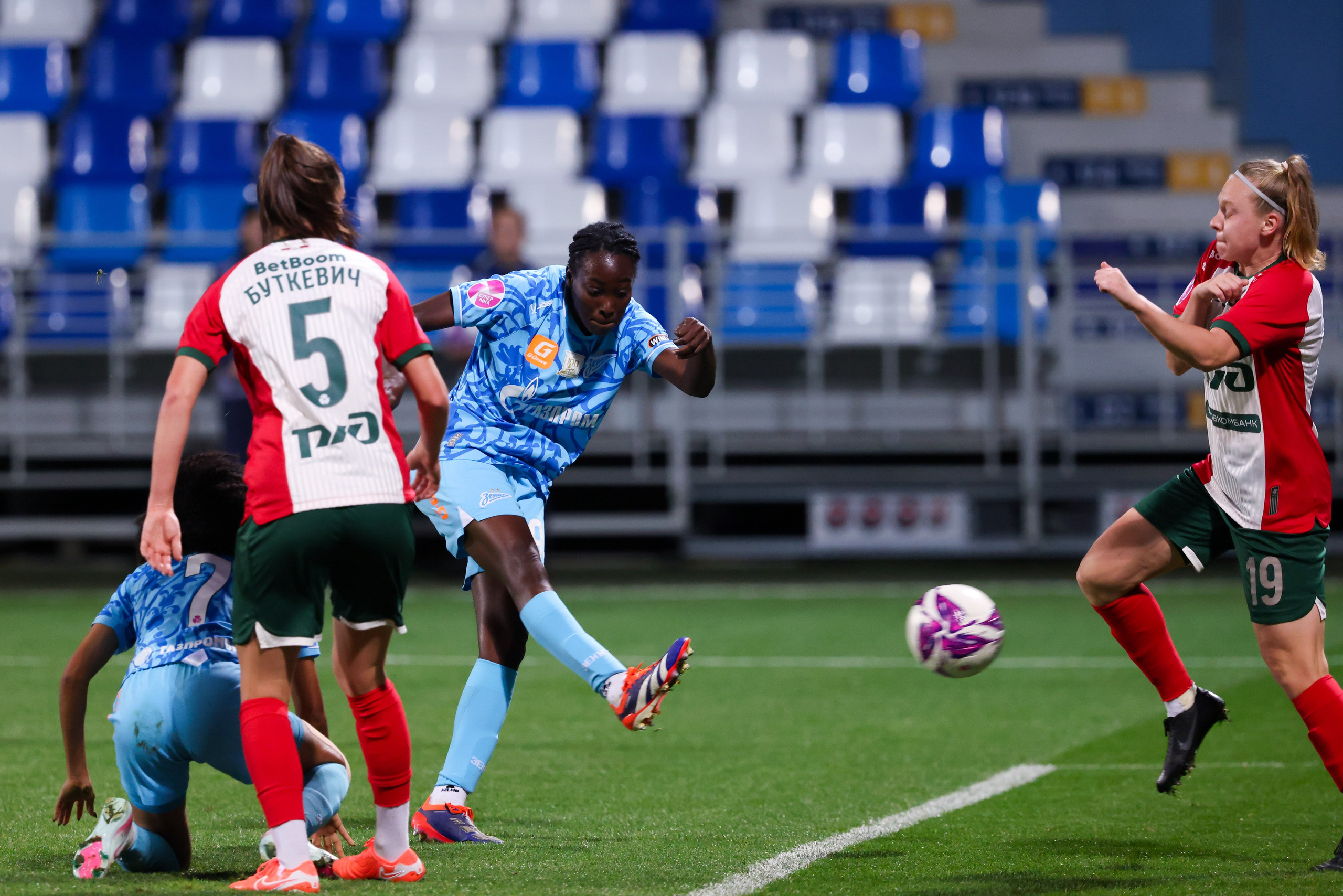 ЖФК «Зенит» — ЖФК «Локомотив» Москва Winline Кубок России 13.09.2025. Спортивный и репортажный фотограф Антон Тереханов