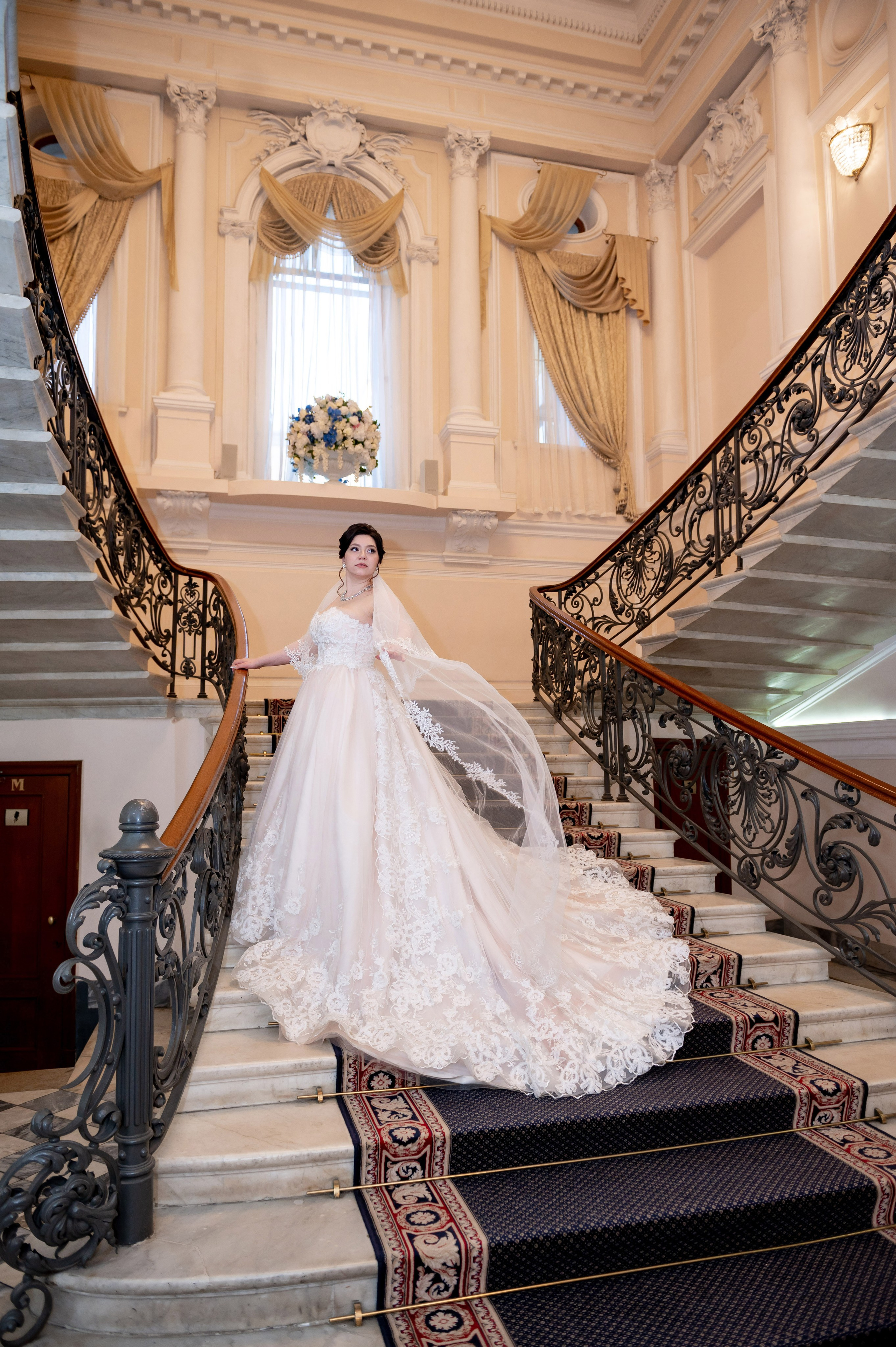 Самая красивая свадебная фотосессия в Эрмитаже. Лучшие свадебные фотографии в Эрмитажа. Портретный, семейный и свадебный фотограф в Санкт-Петербурге и в Пушкине Ширяев Денис