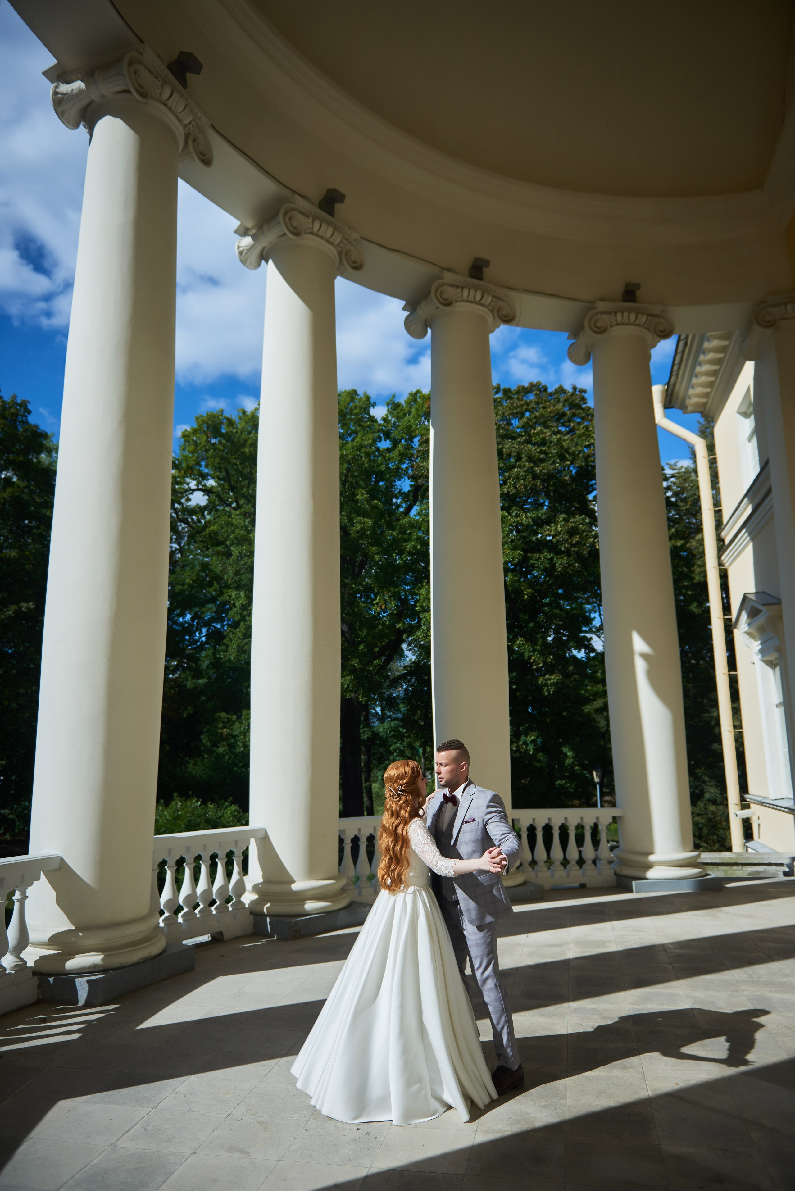 Красивейшая свадебная прогулка для проведения фотосессии своей свадьбы по Екатерининскому парку в Пушкине Наталии и Александра. Портретный, семейный и свадебный фотограф в Санкт-Петербурге и в Пушкине Ширяев Денис