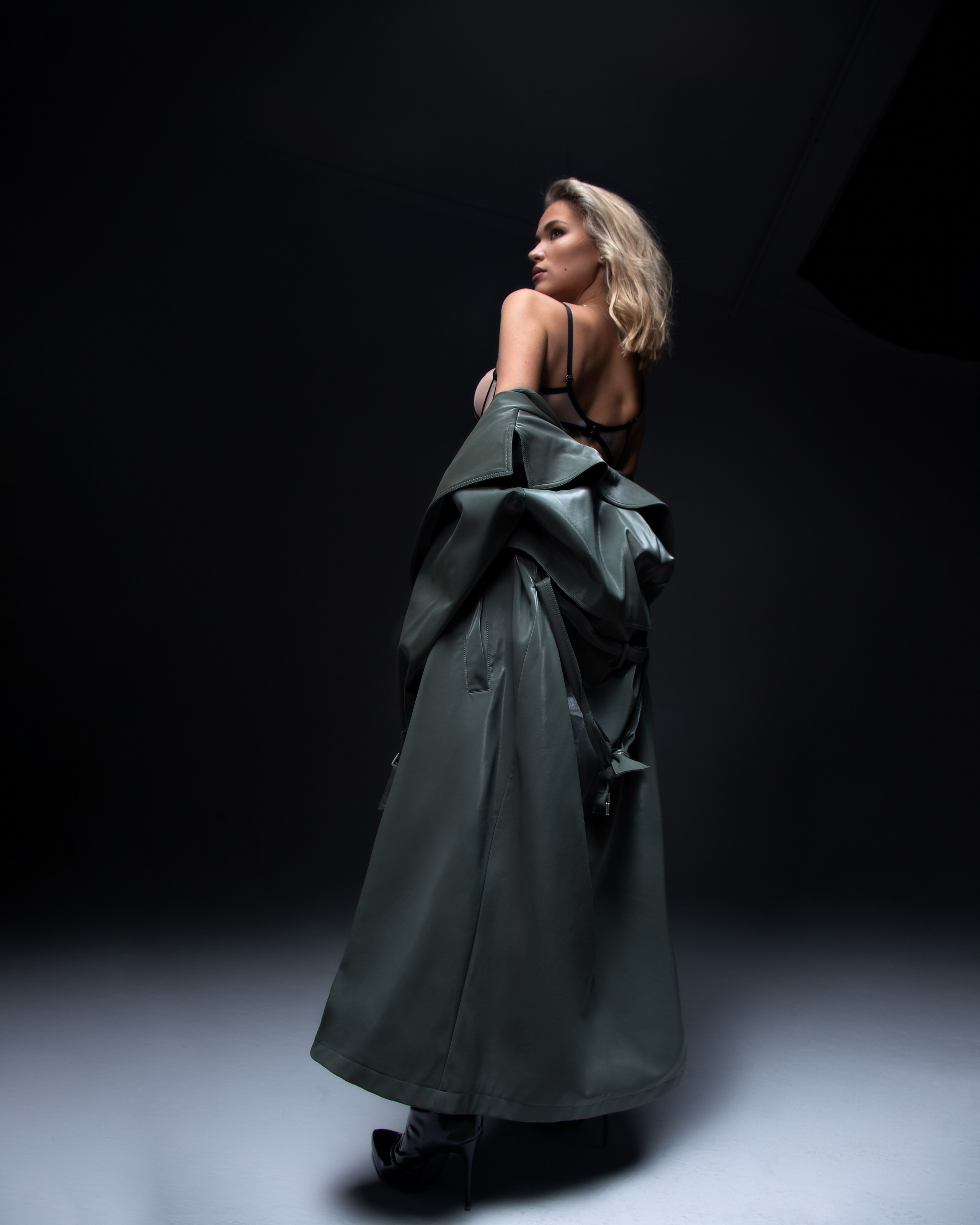 Студия. Портретный Студийный и уличный фотограф Москва. Индивидуальные, Семейные, Беременность, Будуар, Каталог, контент съемки для блога и бизнеса