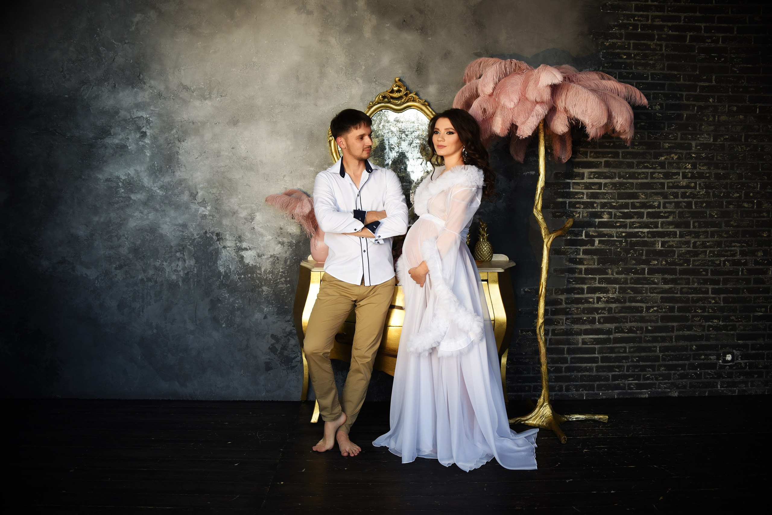 Фотосессия беременности студийная съемка. Свадебный, семейный, детский, контент фотограф в Омске Максим Ильин