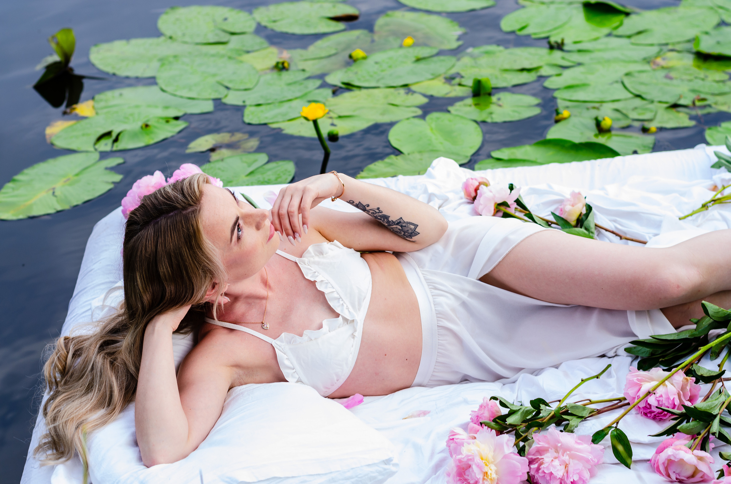 Вера съемка на матрасе. Фотограф Виктория Щербинина в Санкт-Петербурге и Москве