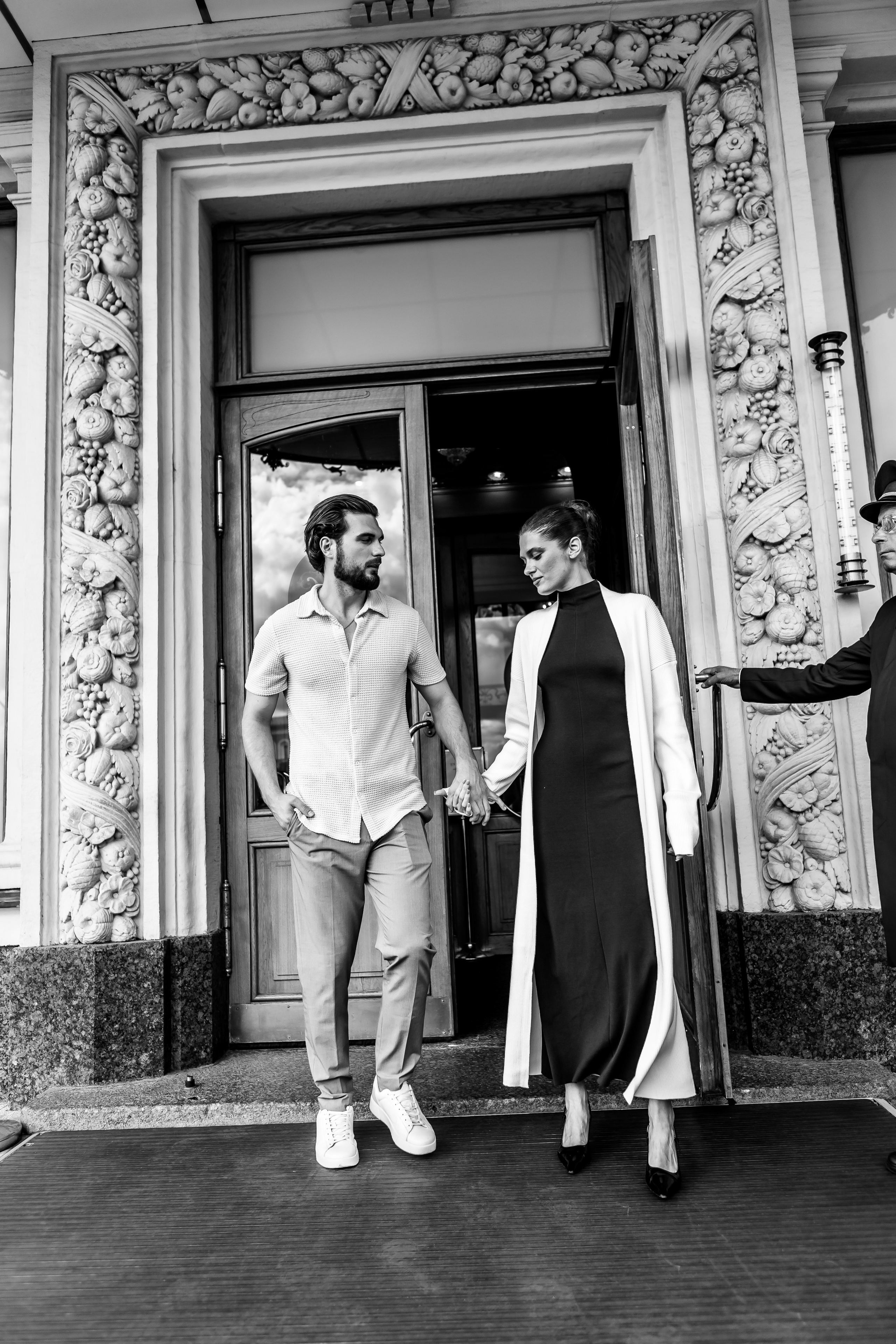 Фотопрогулка гостиница Националь. Свадебный фотограф в Москве