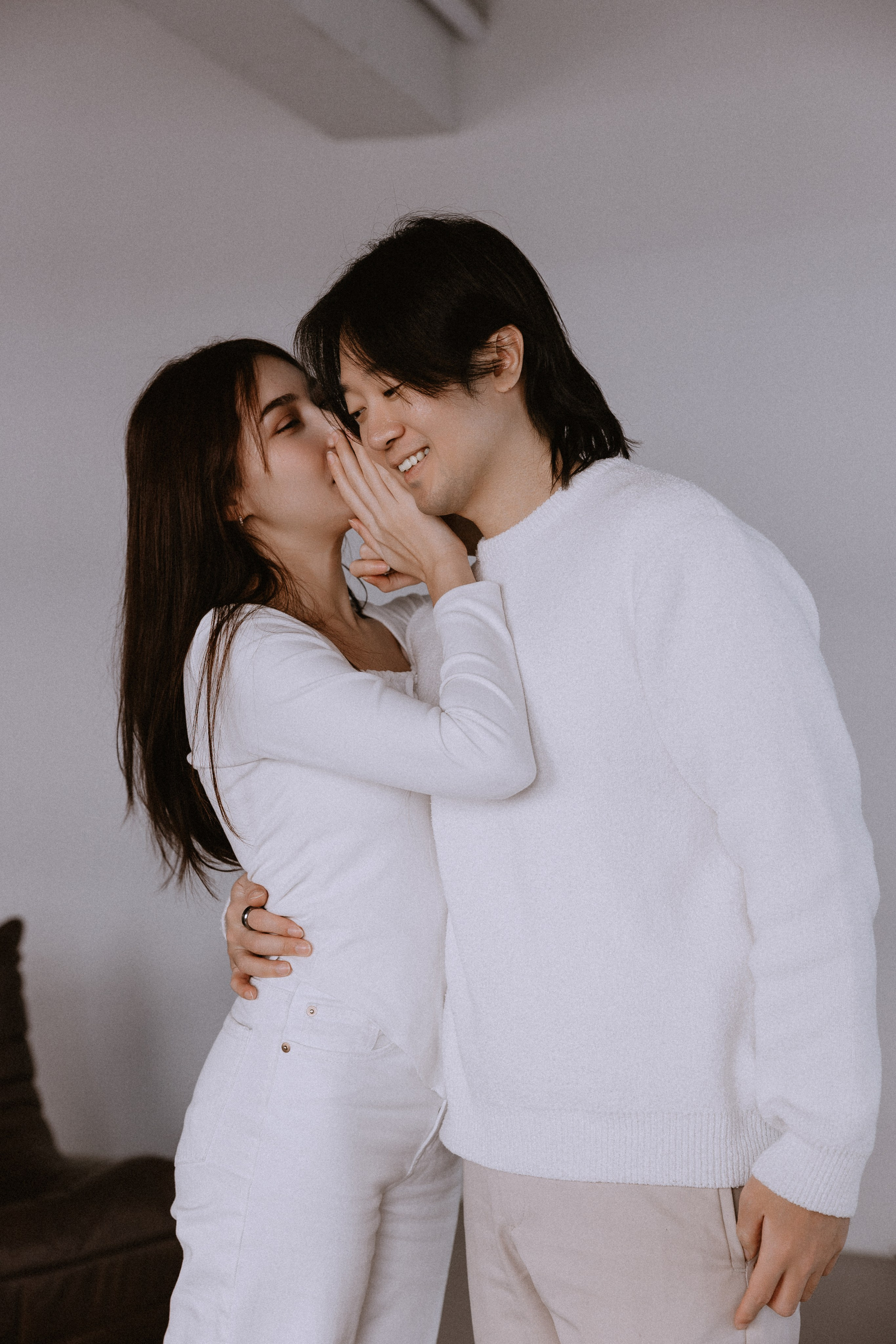 Love story в Пусане в студии с естественным и искусственным светом. ВАШ ФОТОГРАФ В ПУСАНЕ (Южная Корея) Александра Ануфрий