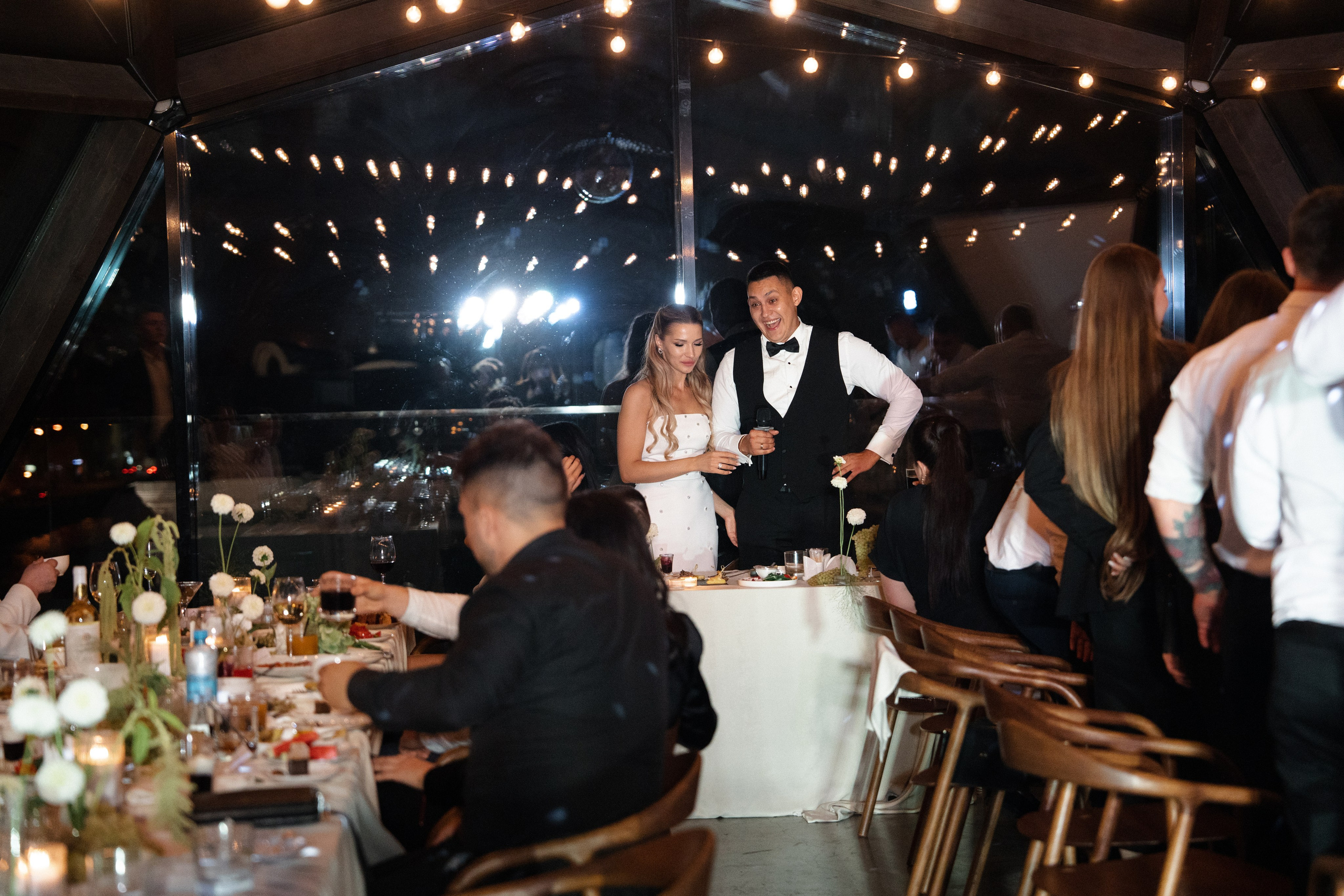 Виктория & Роман. Камерная городская свадьба в видовом ресторане в стиле современная классика. Свадебный фотограф организатор в Санкт-Петербурге Ассоль Опарина