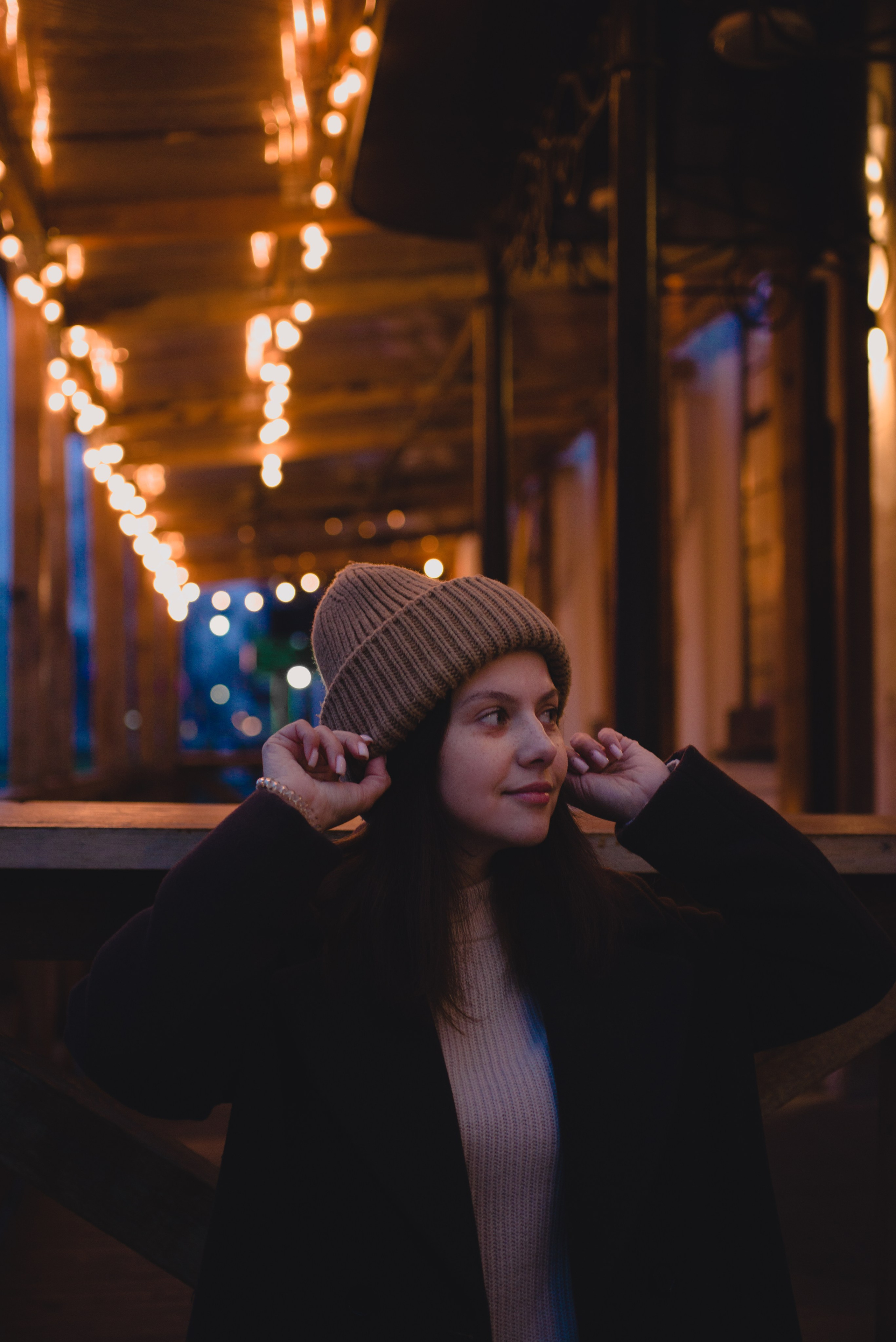 Софи. Огни вечернего города. Фотограф Людмила Белова