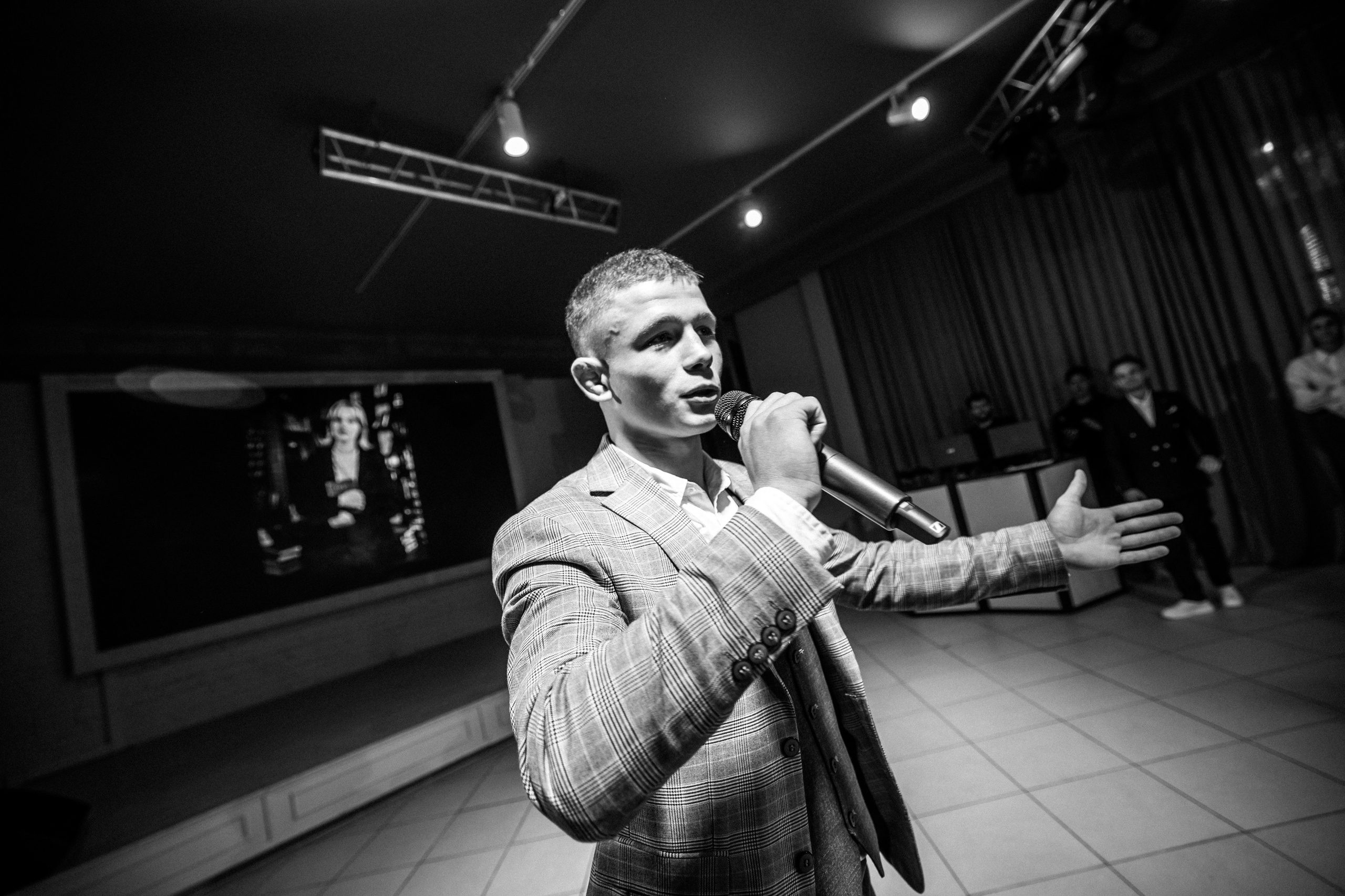 2023-06-23 Выпускной МБОУ СОШ № 10. Фотограф в Красноярске