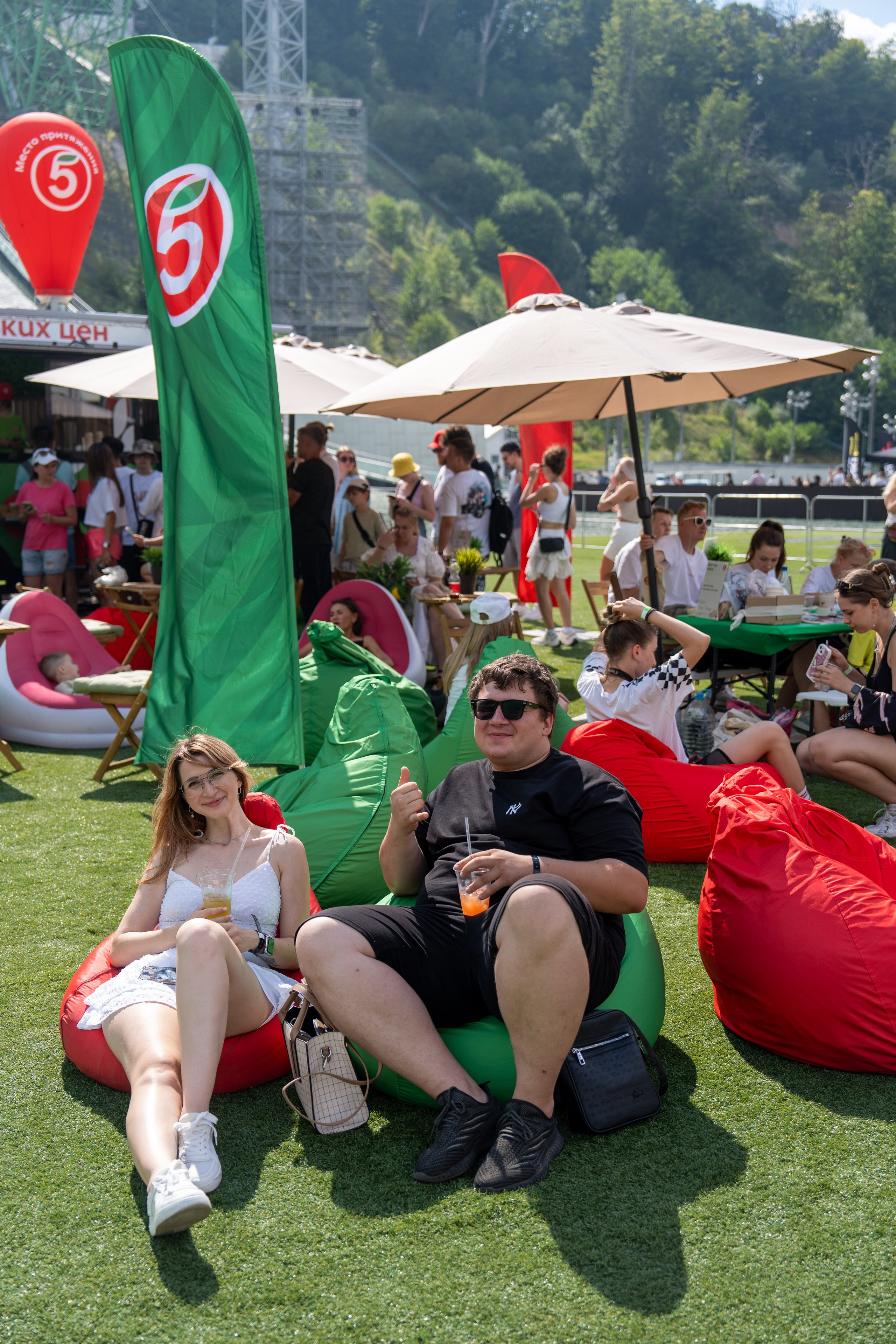 Фотоотчет партнеской интеграции для сети «Пятерочка» на фестивале «Grounded». Репортажный фотограф в Красной Поляне и Сочи Павлюченко Екатерина