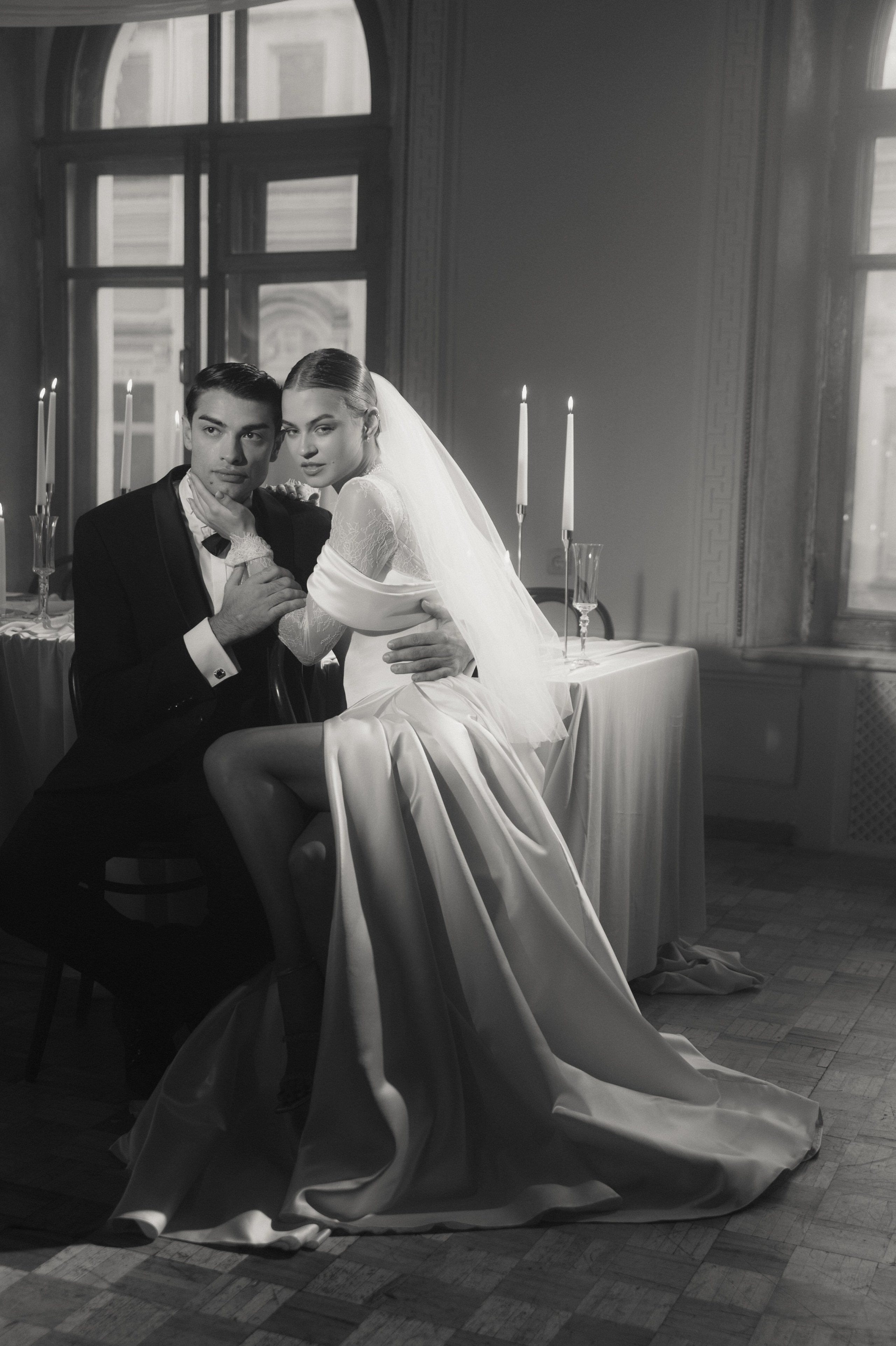 Камерный свадебный ужин при свечах в старинном особняке в фотостудии 21. Kult. Ярослава Ерина — свадебный фотограф в Москве