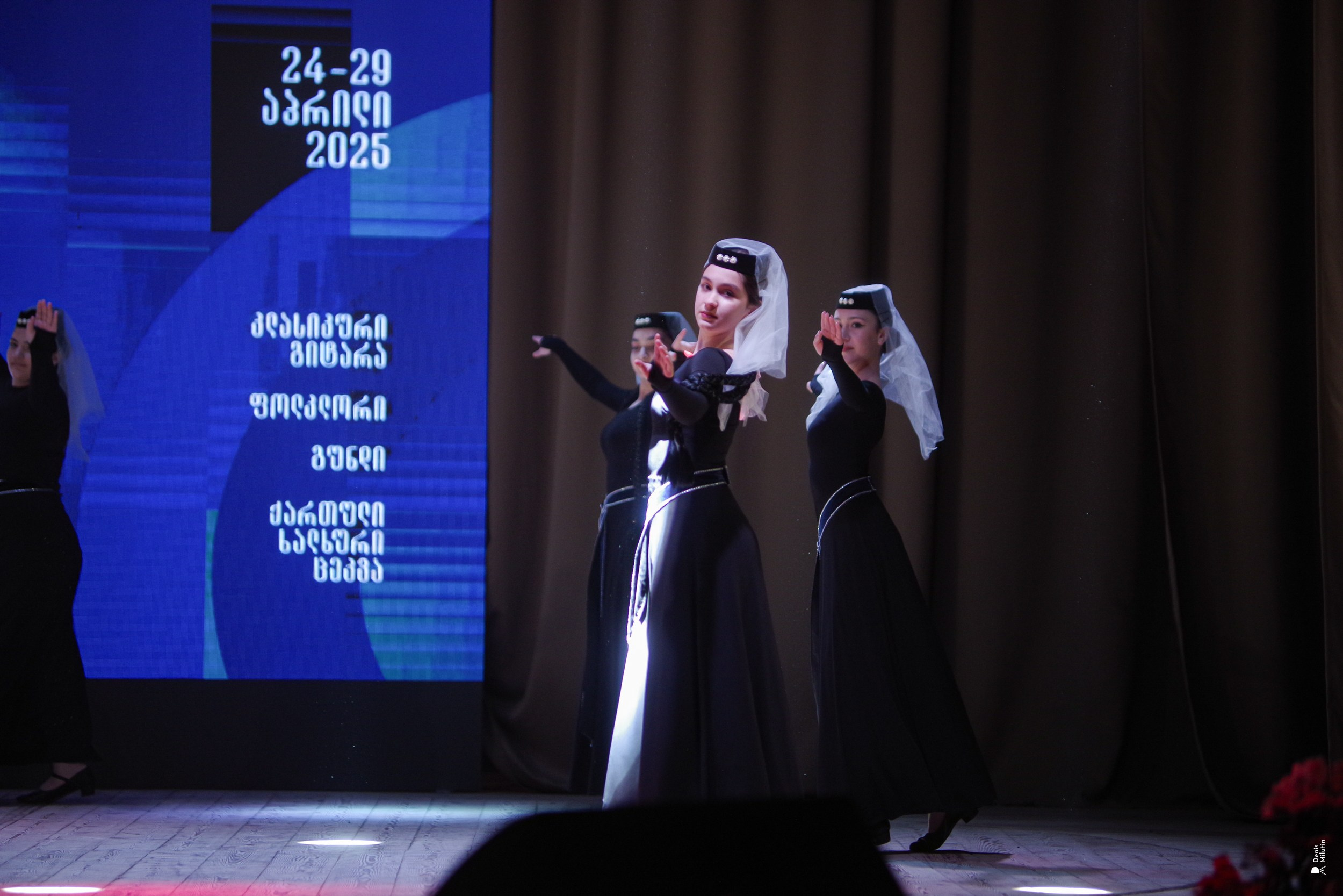 Танцы в Хоби. Портретный фотограф Денис Милютин