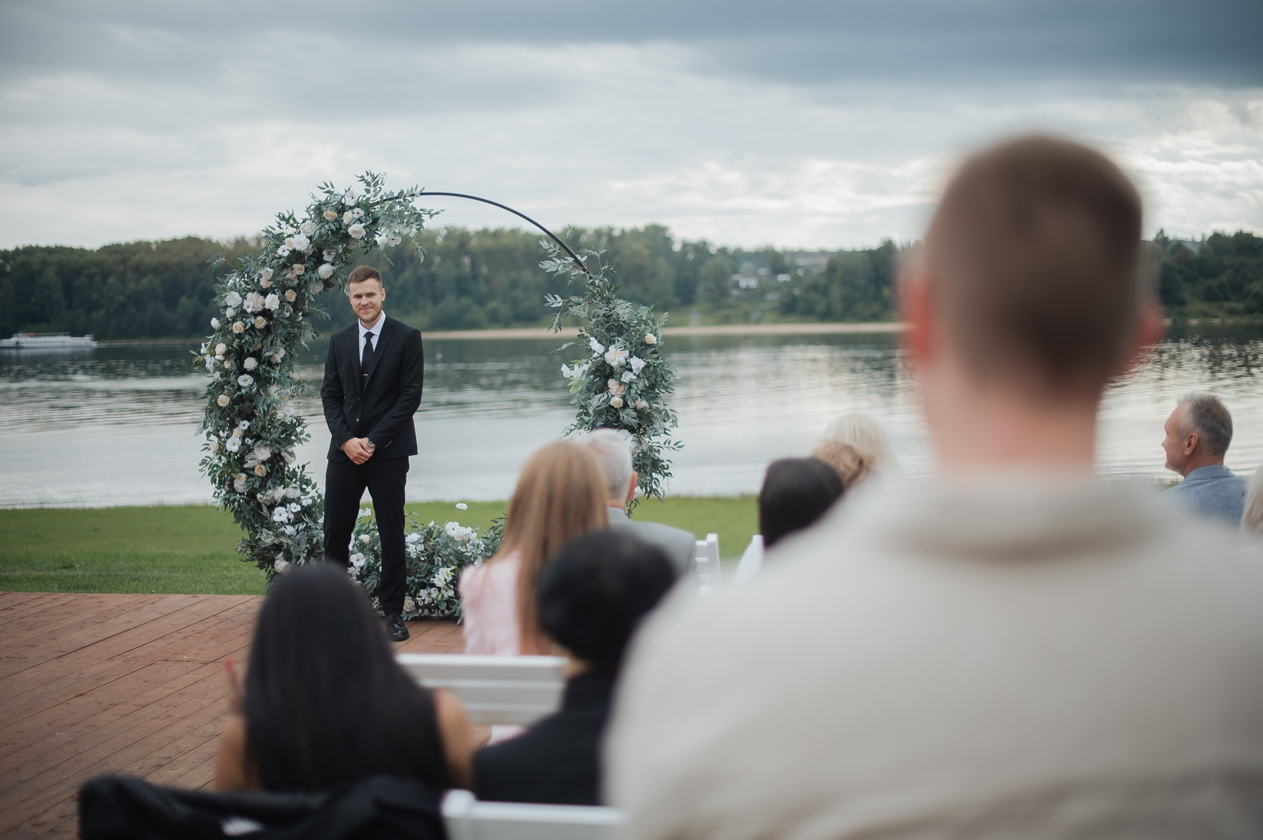 Свадьба на берегу Волги. Свадебный фотограф в Ярославле Денис Медоваров