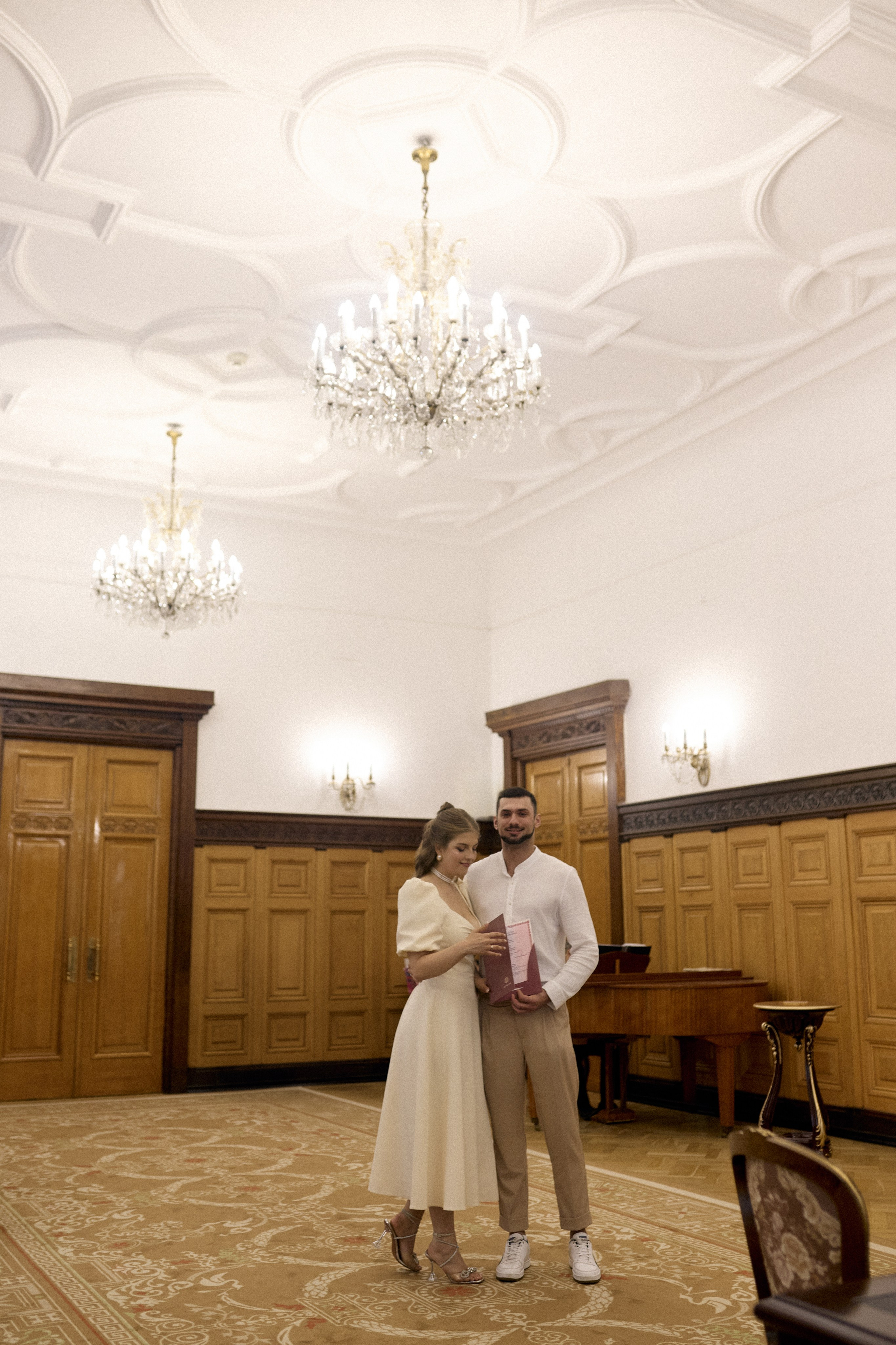 Свадебная Фотосессия в Грибоедовском загсе. Сестры Карабаза. Фотографы и ретушеры в Москве и Санкт-Петербурге