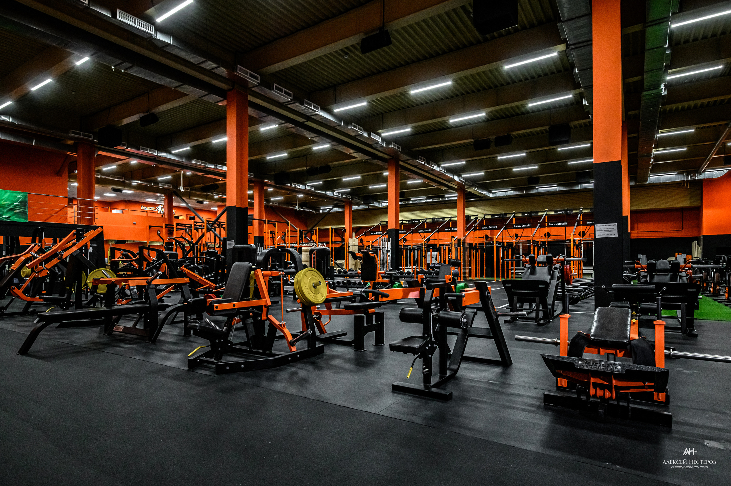 Тренажерные залы. Спортивный фитнес фотограф Алексей Нестеров