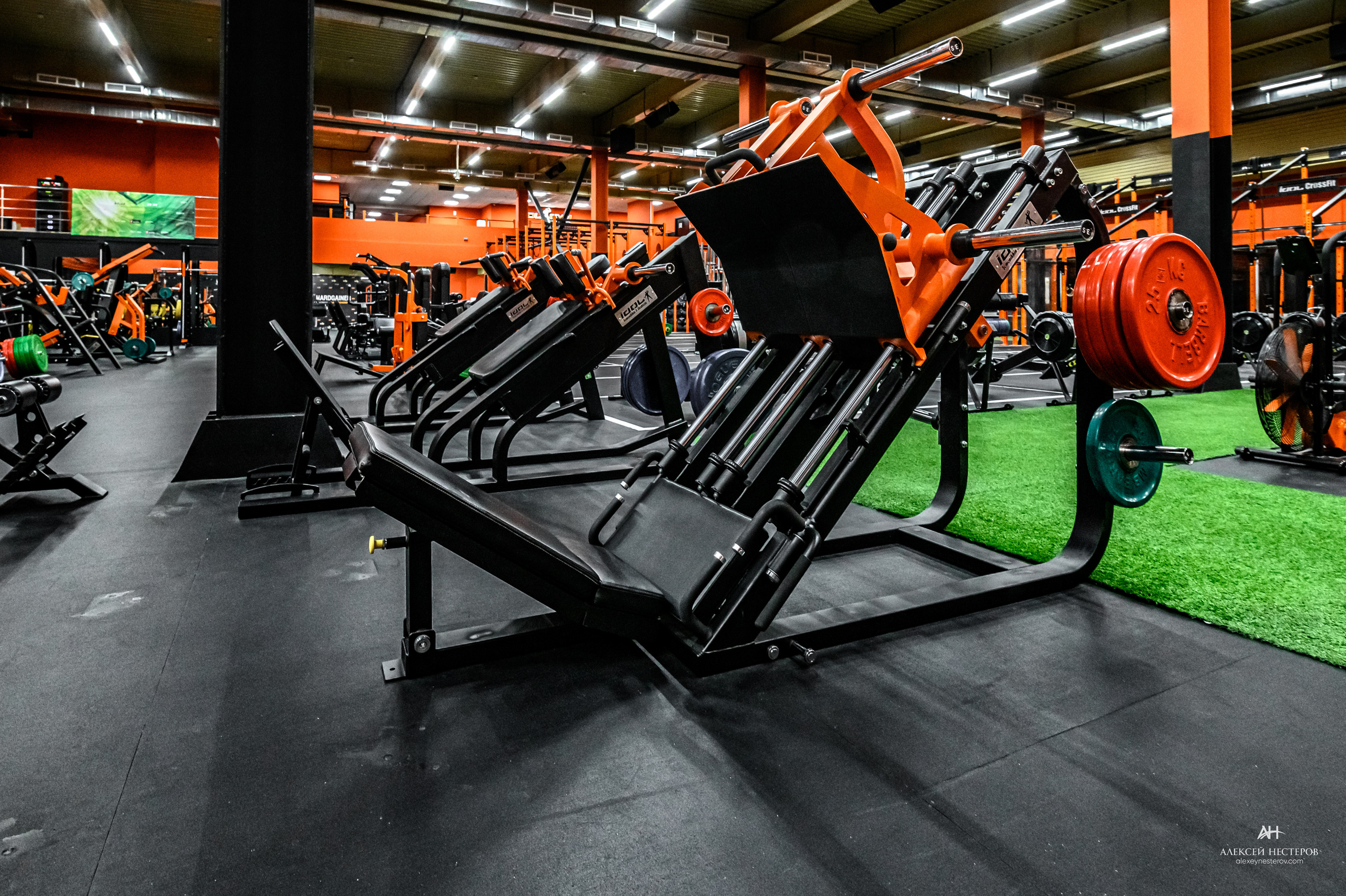 Тренажерные залы. Спортивный фитнес фотограф Алексей Нестеров