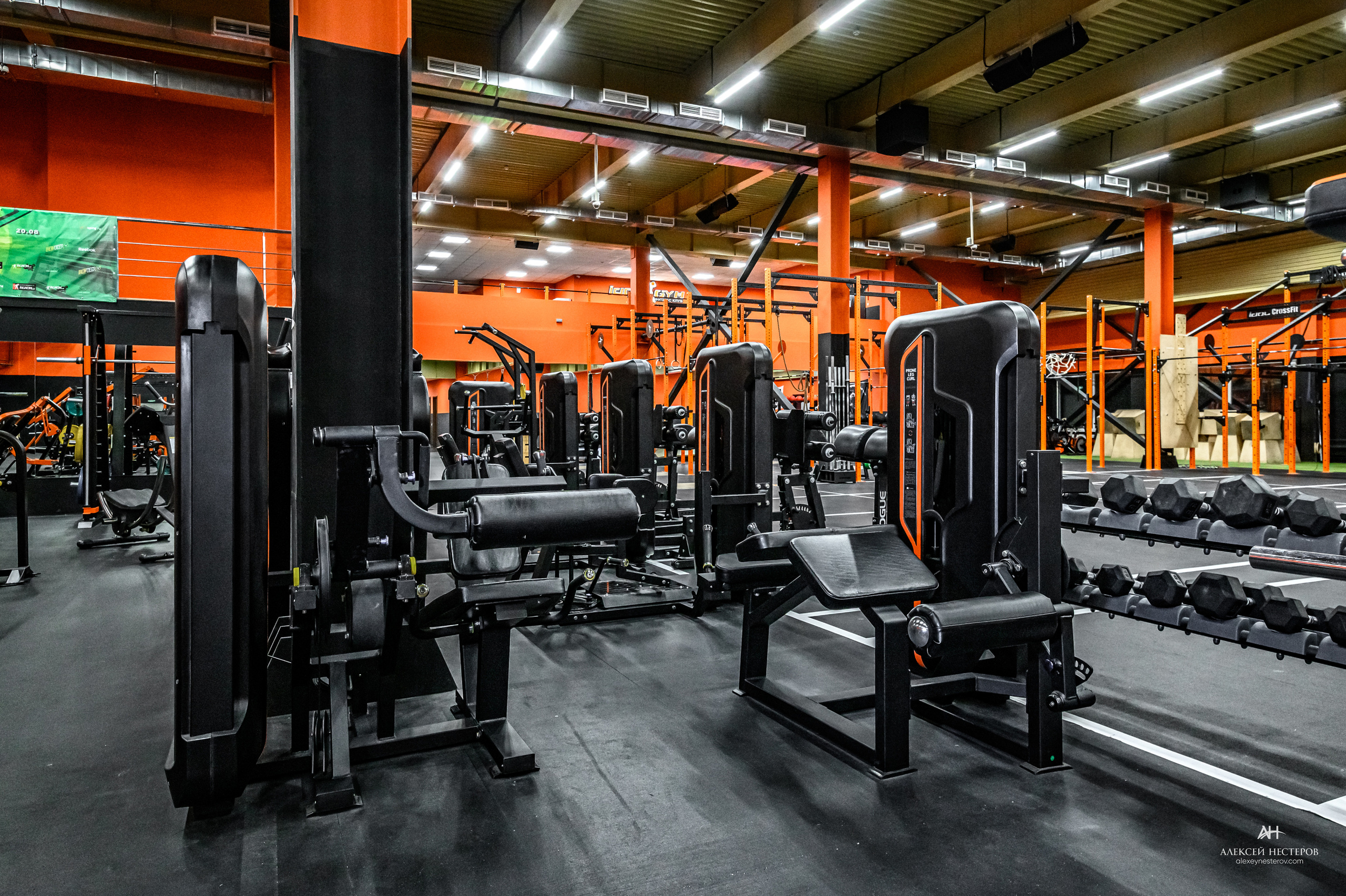Тренажерные залы. Спортивный фитнес фотограф Алексей Нестеров