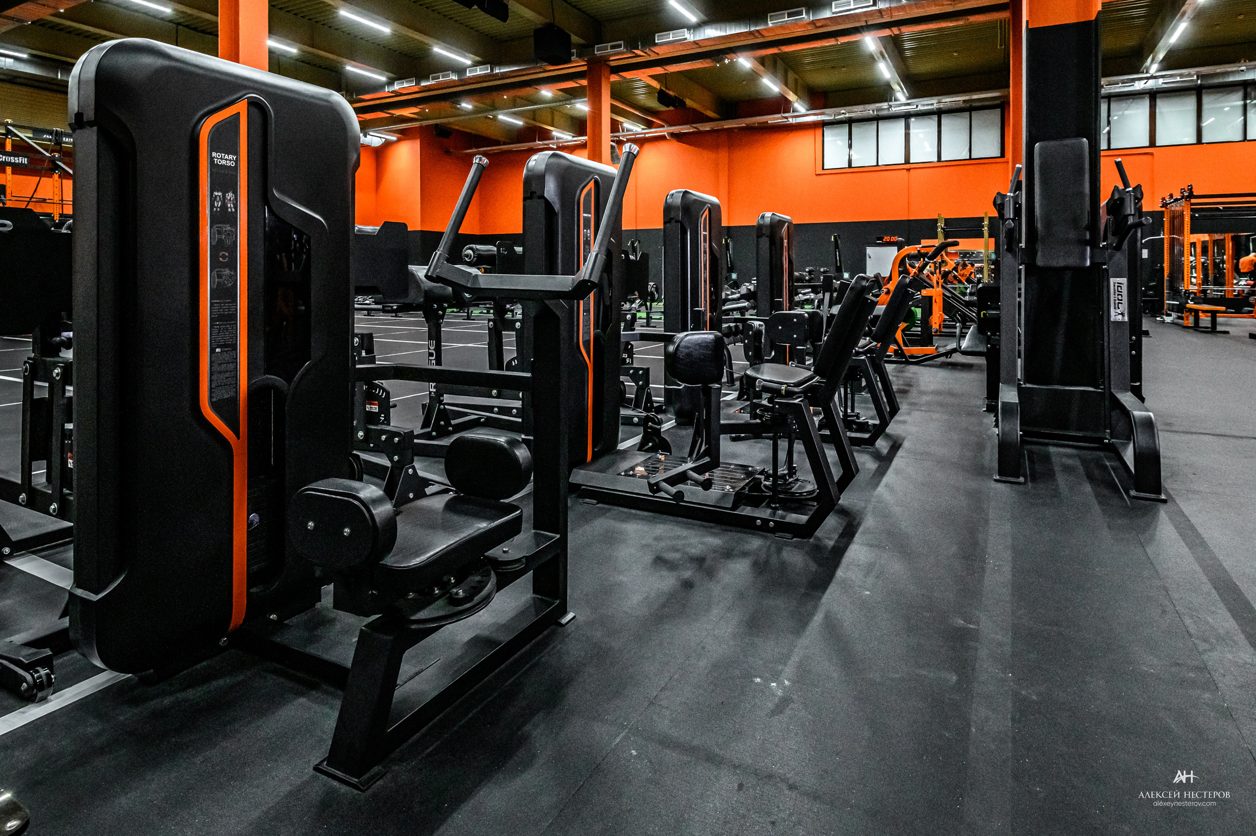 Тренажерные залы. Спортивный фитнес фотограф Алексей Нестеров