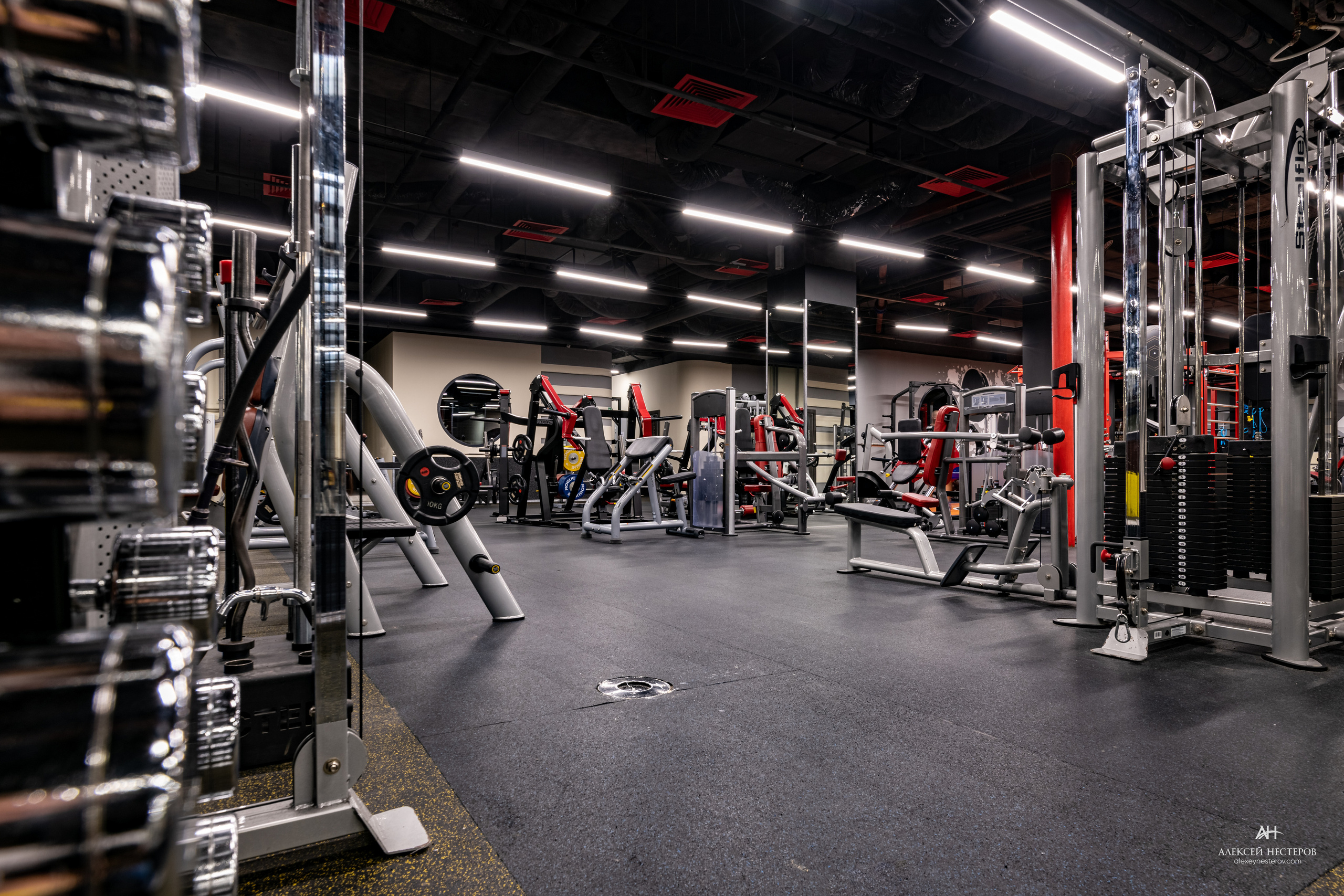Тренажерные залы. Спортивный фитнес фотограф Алексей Нестеров
