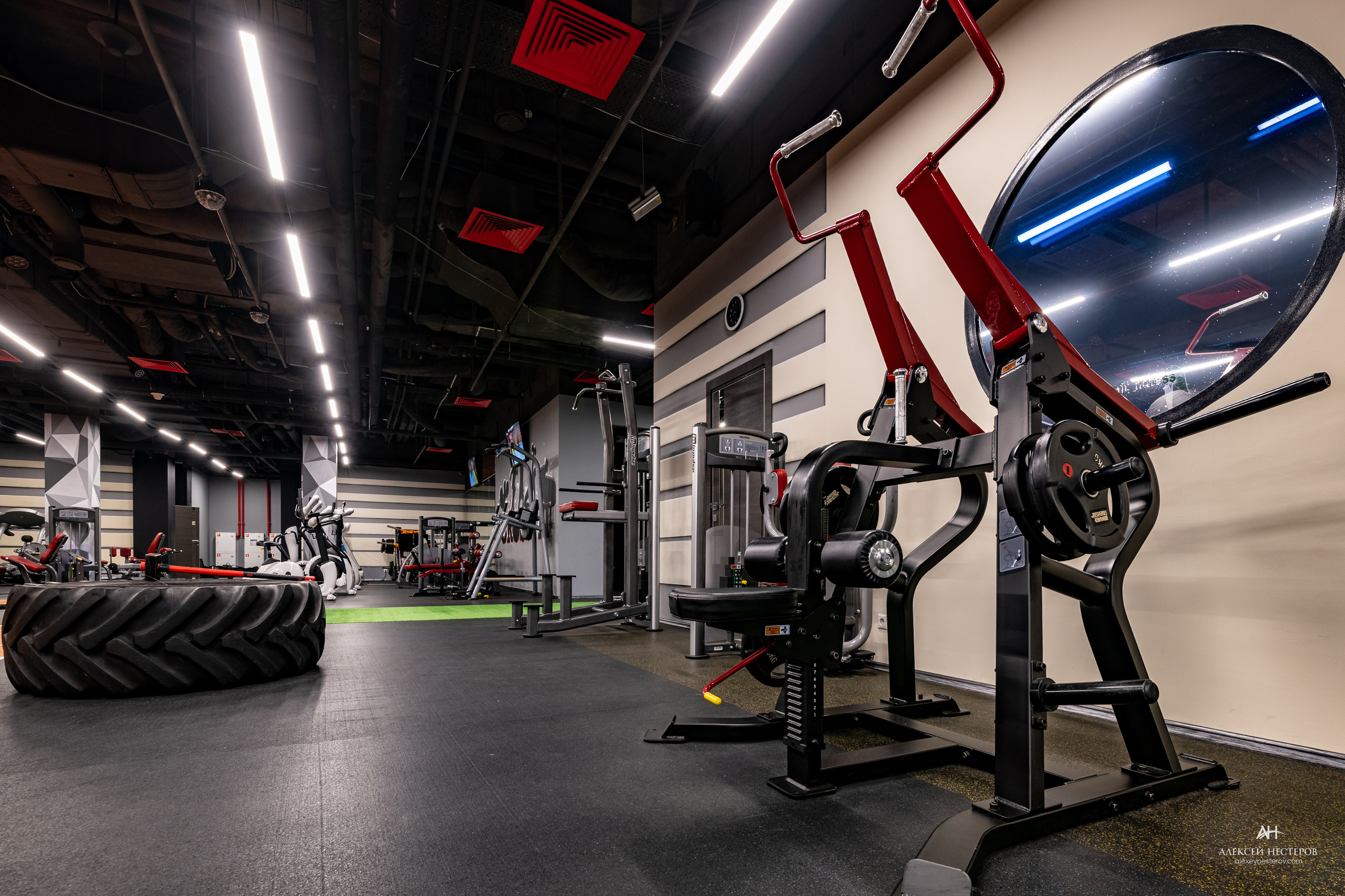 Тренажерные залы. Спортивный фитнес фотограф Алексей Нестеров