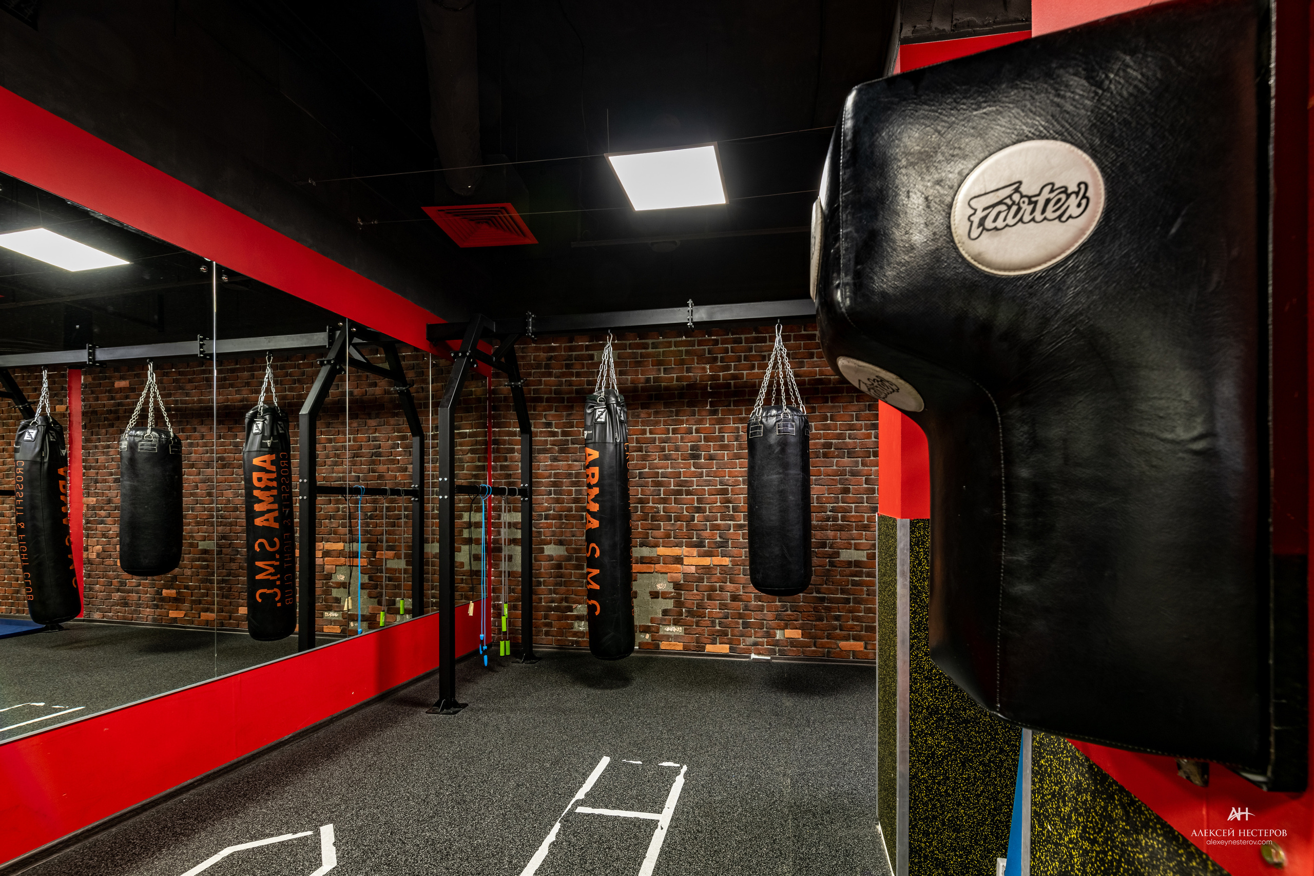 Тренажерные залы. Спортивный фитнес фотограф Алексей Нестеров