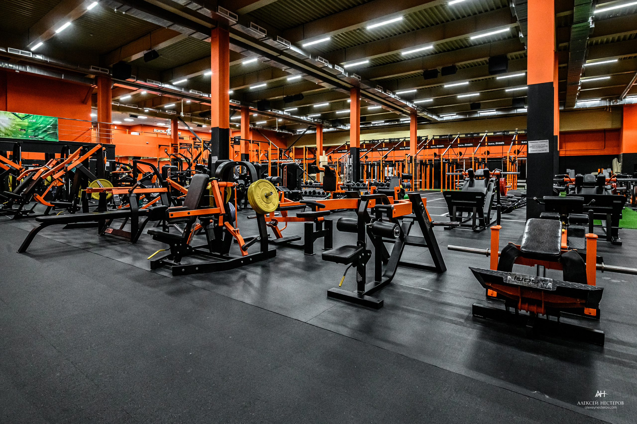 Тренажерные залы. Спортивный фитнес фотограф Алексей Нестеров