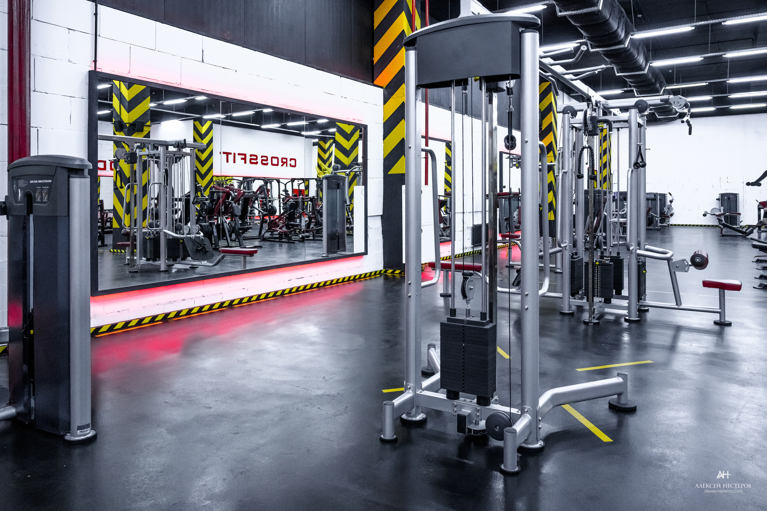 Тренажерные залы. Спортивный фитнес фотограф Алексей Нестеров