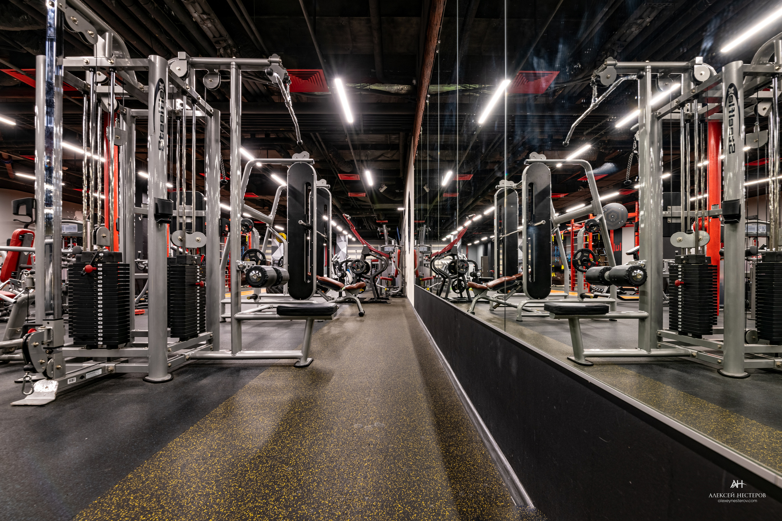 Тренажерные залы. Спортивный фитнес фотограф Алексей Нестеров