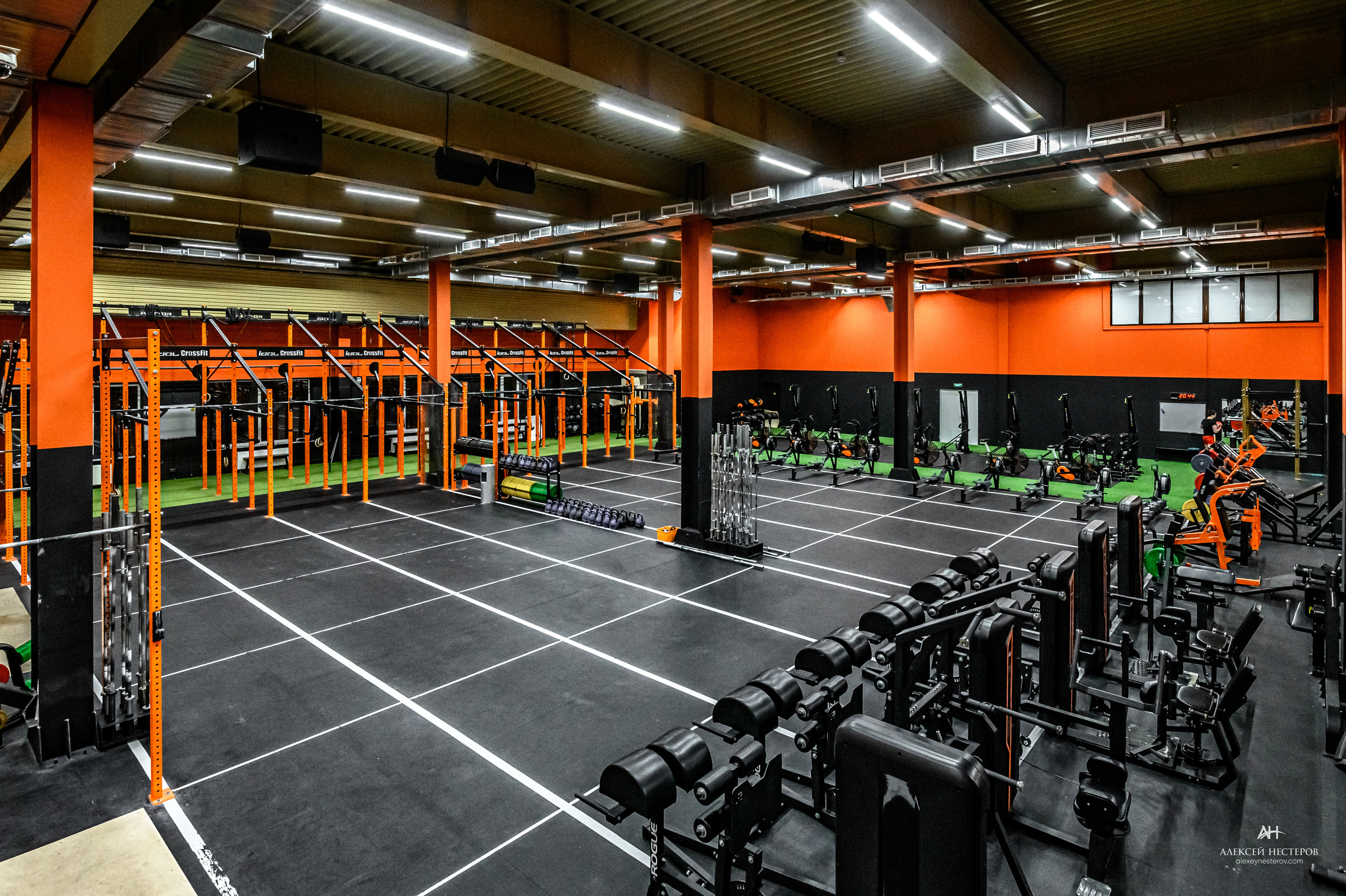Тренажерные залы. Спортивный фитнес фотограф Алексей Нестеров