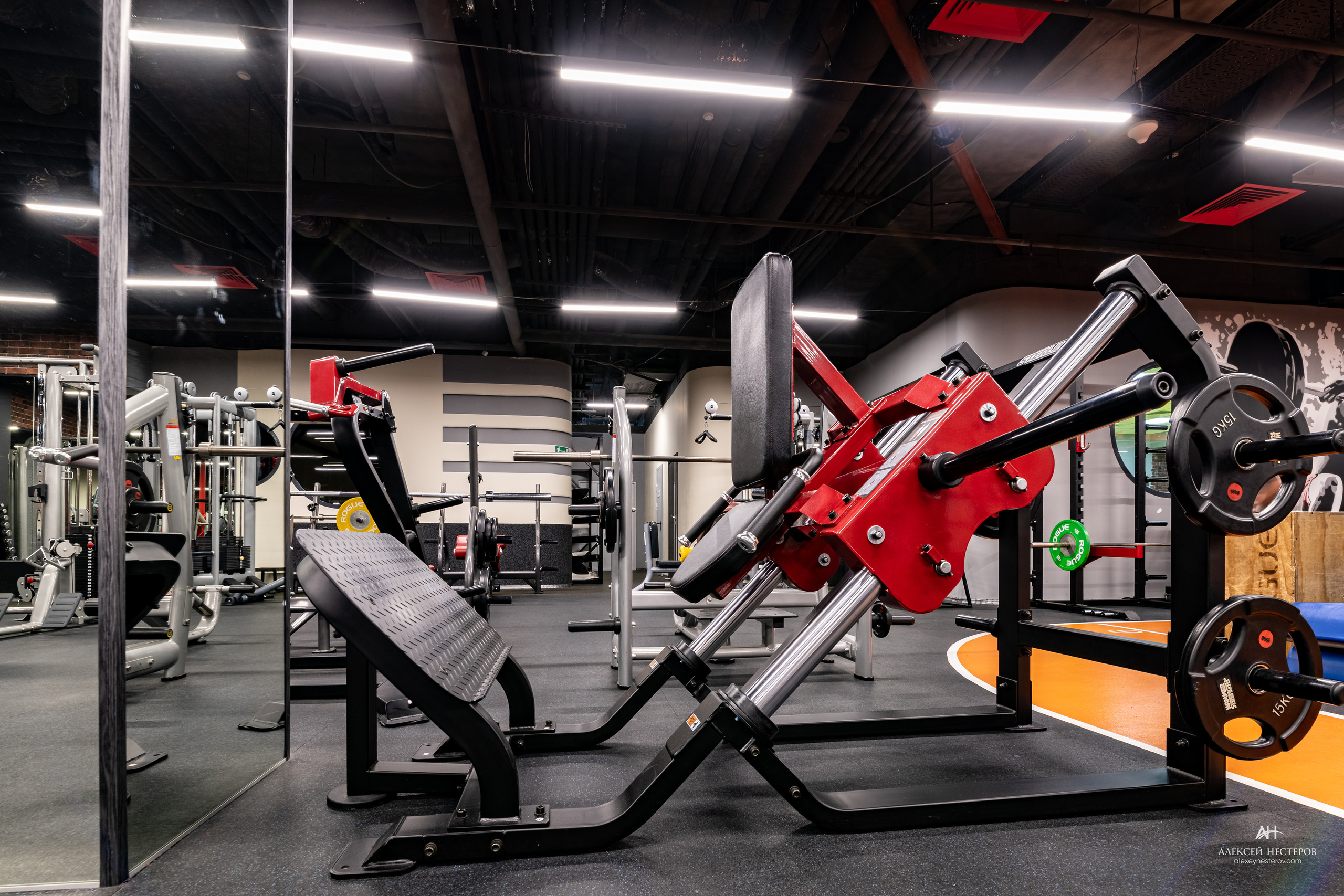 Тренажерные залы. Спортивный фитнес фотограф Алексей Нестеров