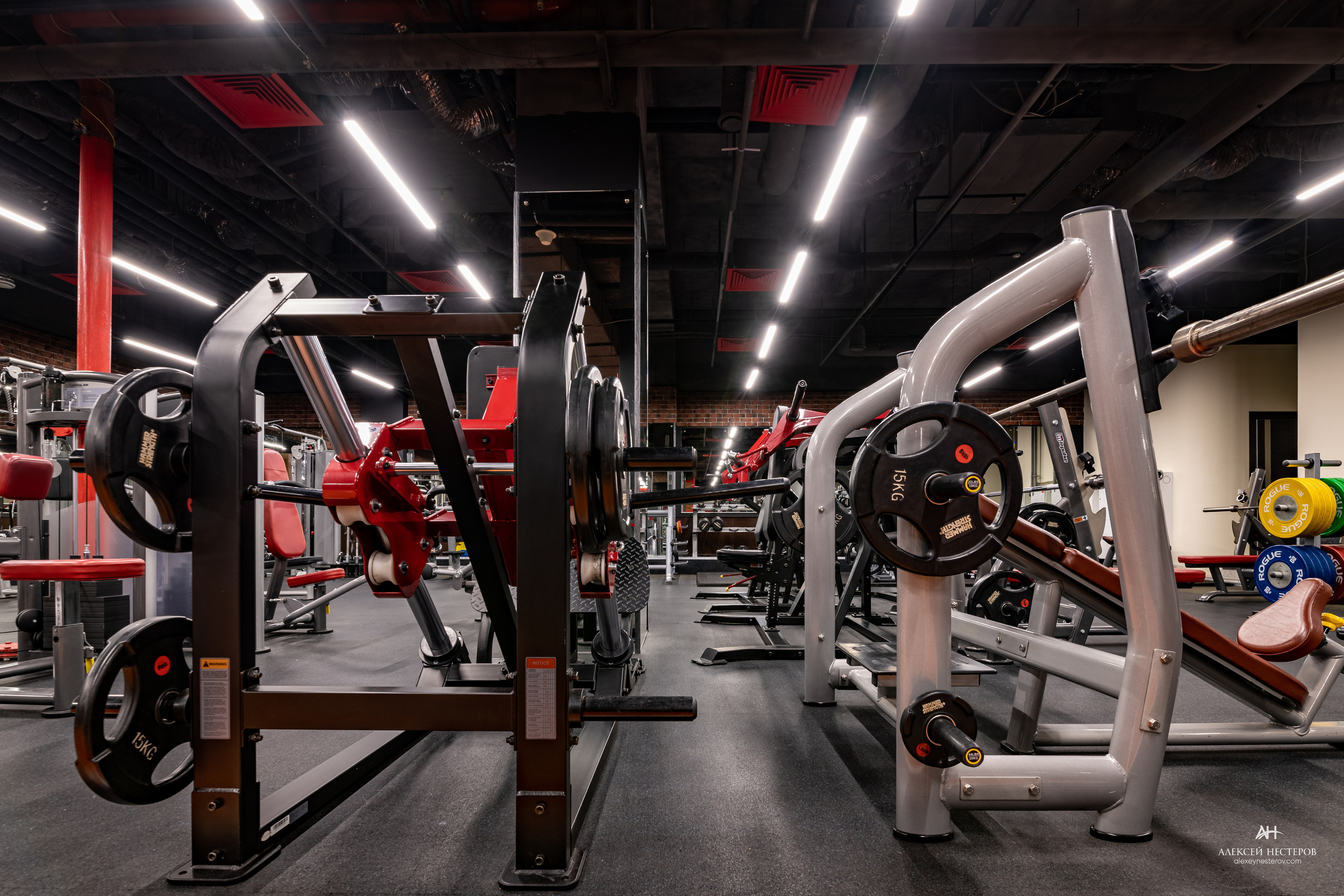 Тренажерные залы. Спортивный фитнес фотограф Алексей Нестеров