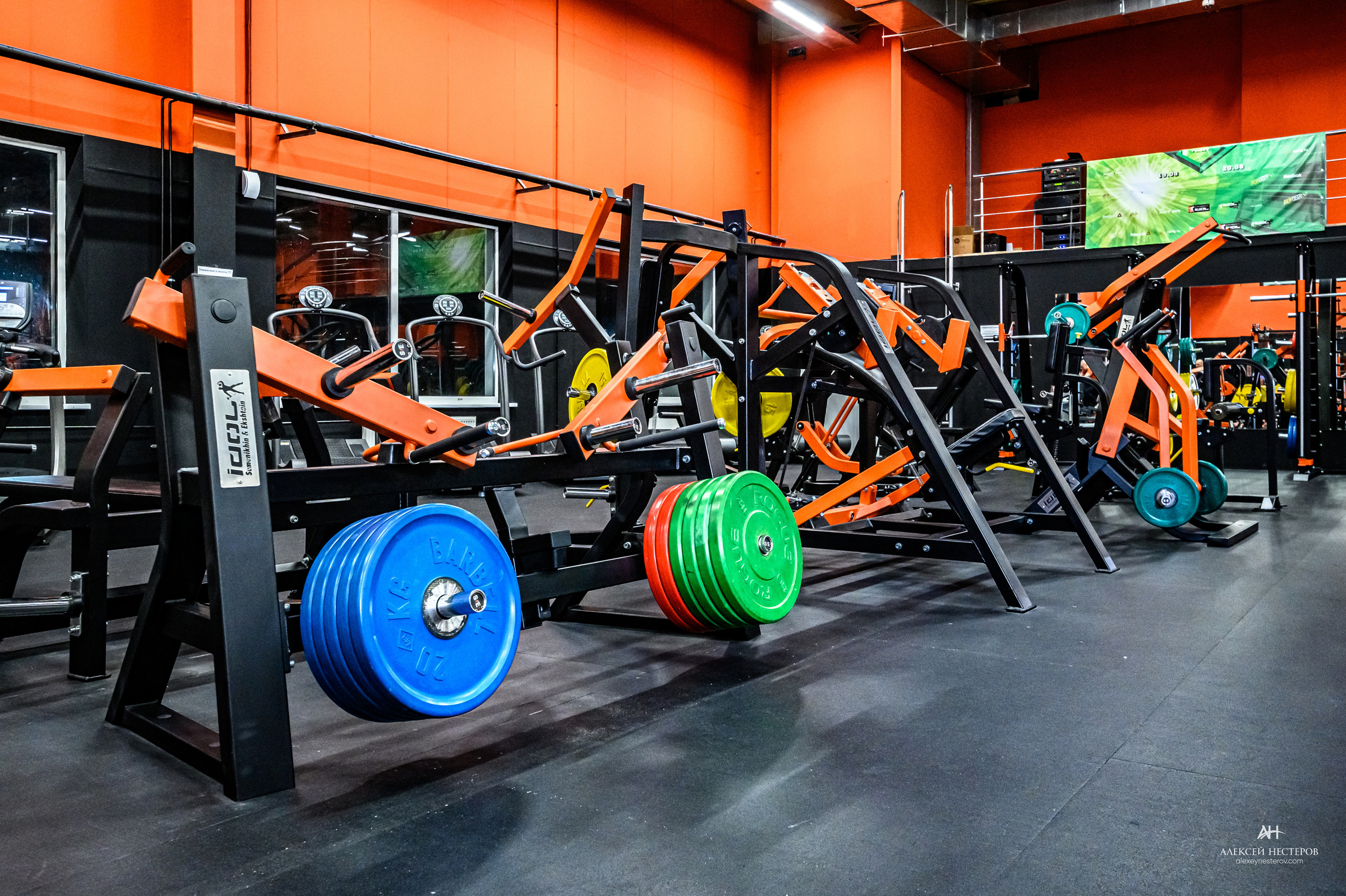 Тренажерные залы. Спортивный фитнес фотограф Алексей Нестеров