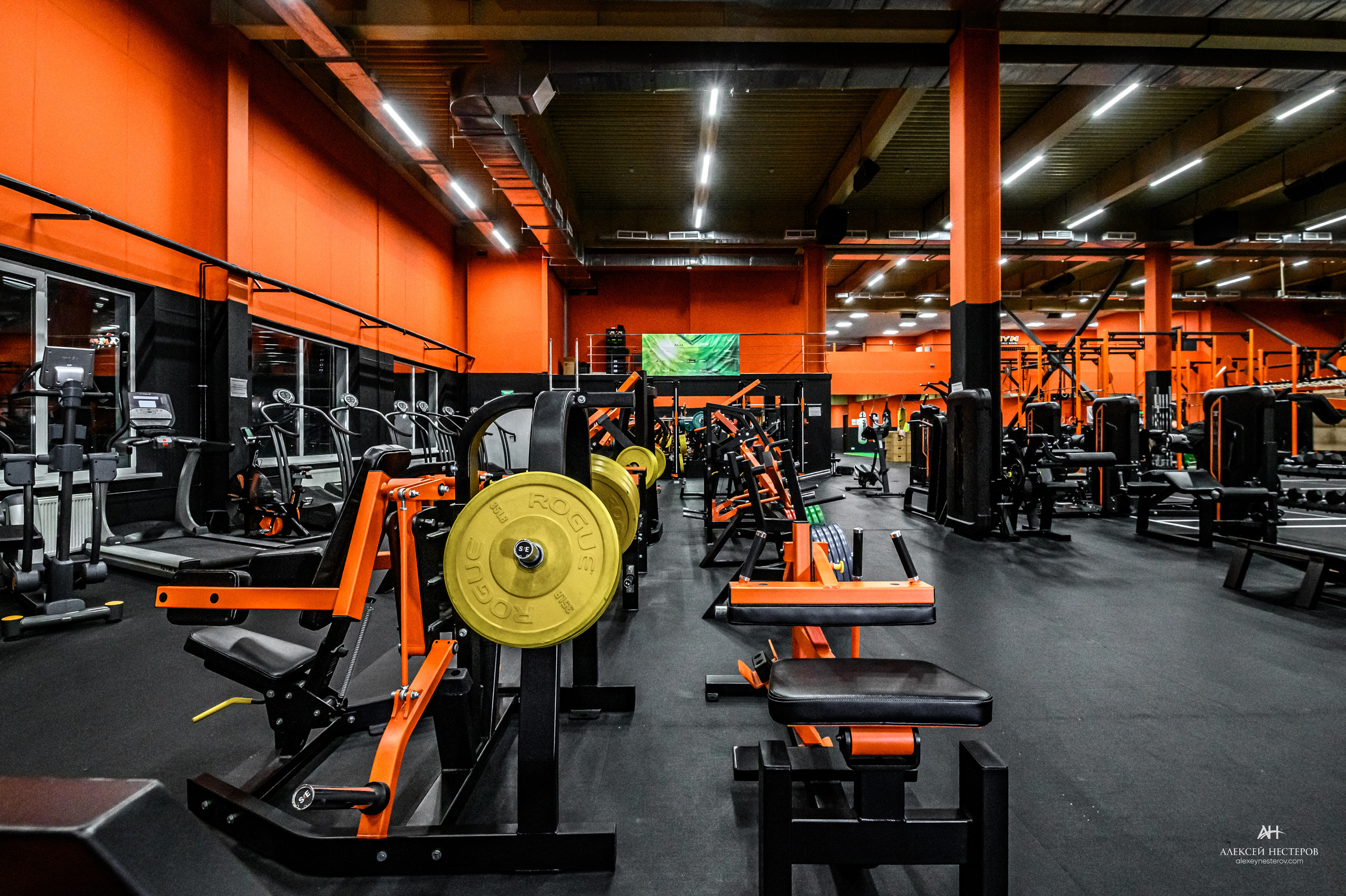 Тренажерные залы. Спортивный фитнес фотограф Алексей Нестеров