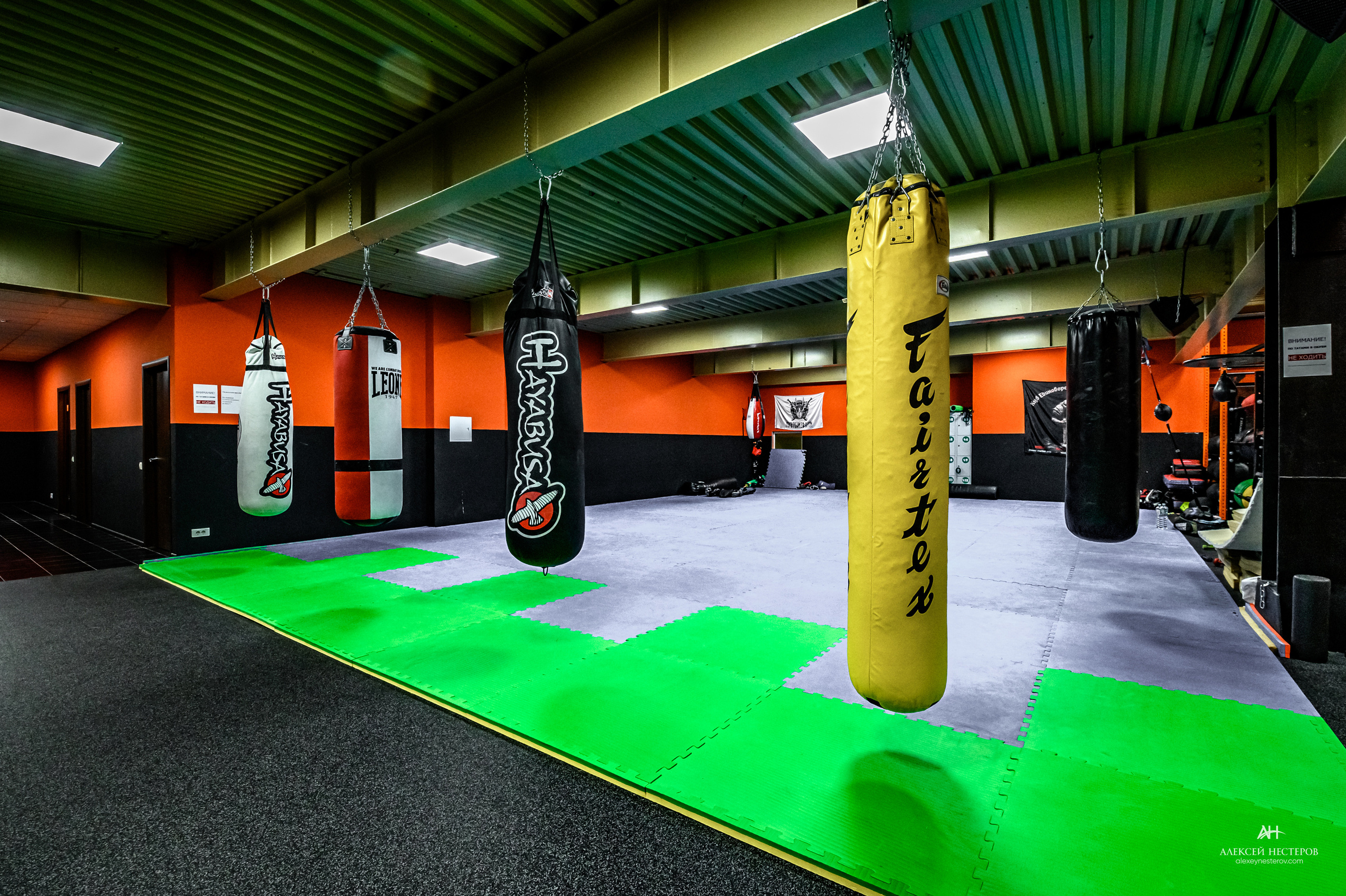 Тренажерные залы. Спортивный фитнес фотограф Алексей Нестеров