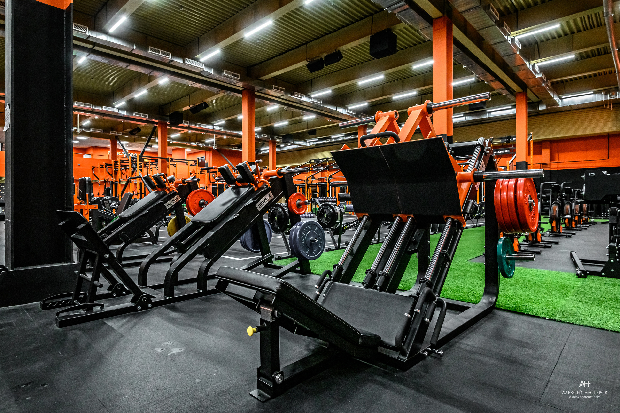 Тренажерные залы. Спортивный фитнес фотограф Алексей Нестеров