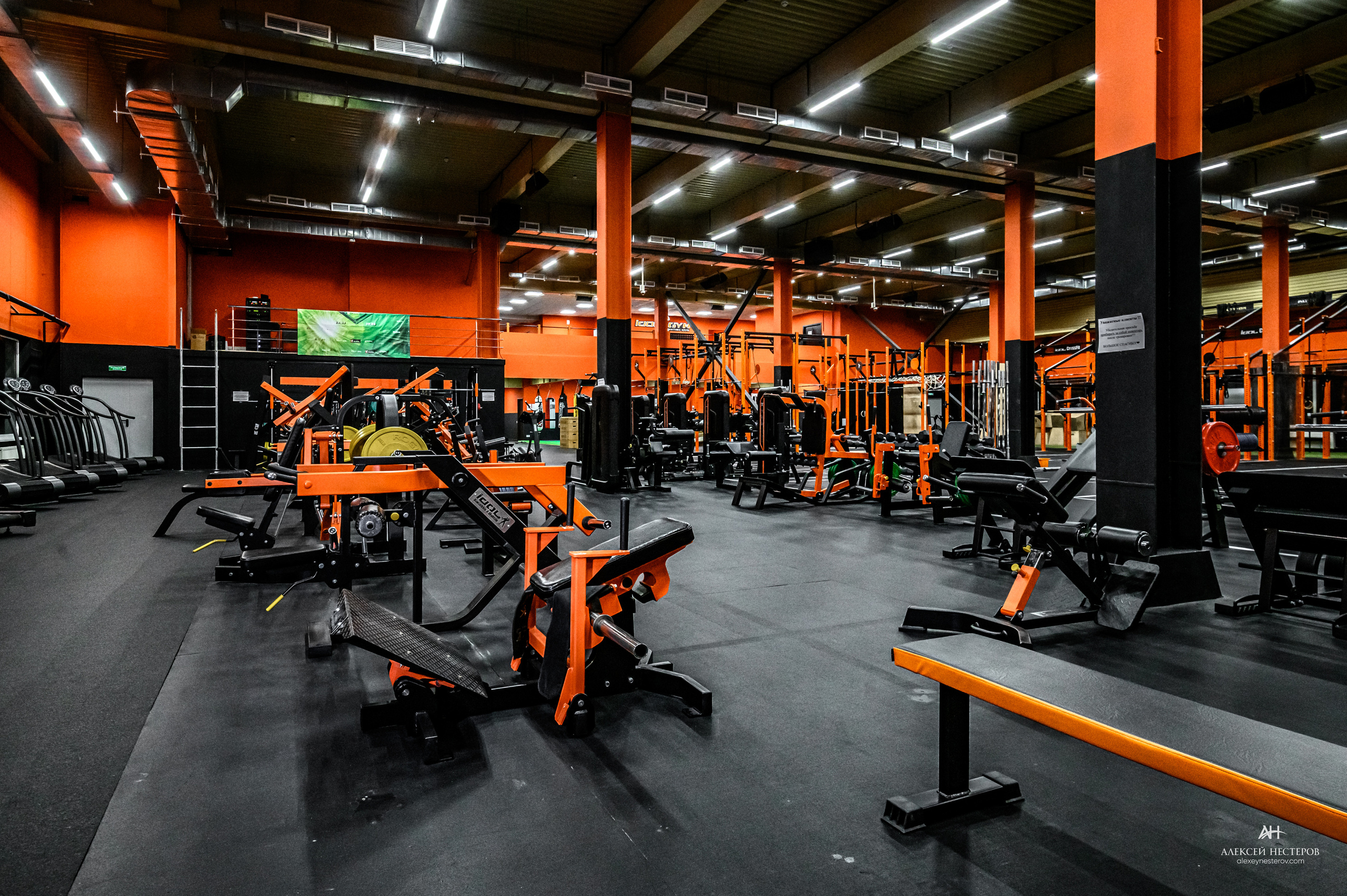 Тренажерные залы. Спортивный фитнес фотограф Алексей Нестеров