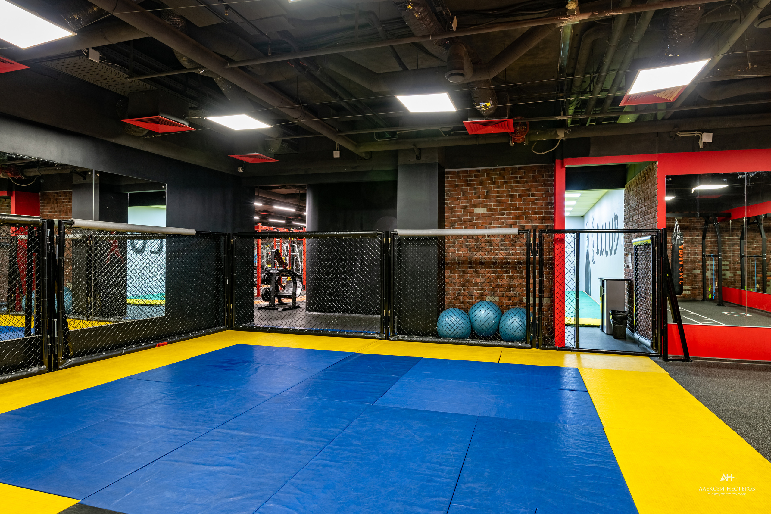 Тренажерные залы. Спортивный фитнес фотограф Алексей Нестеров