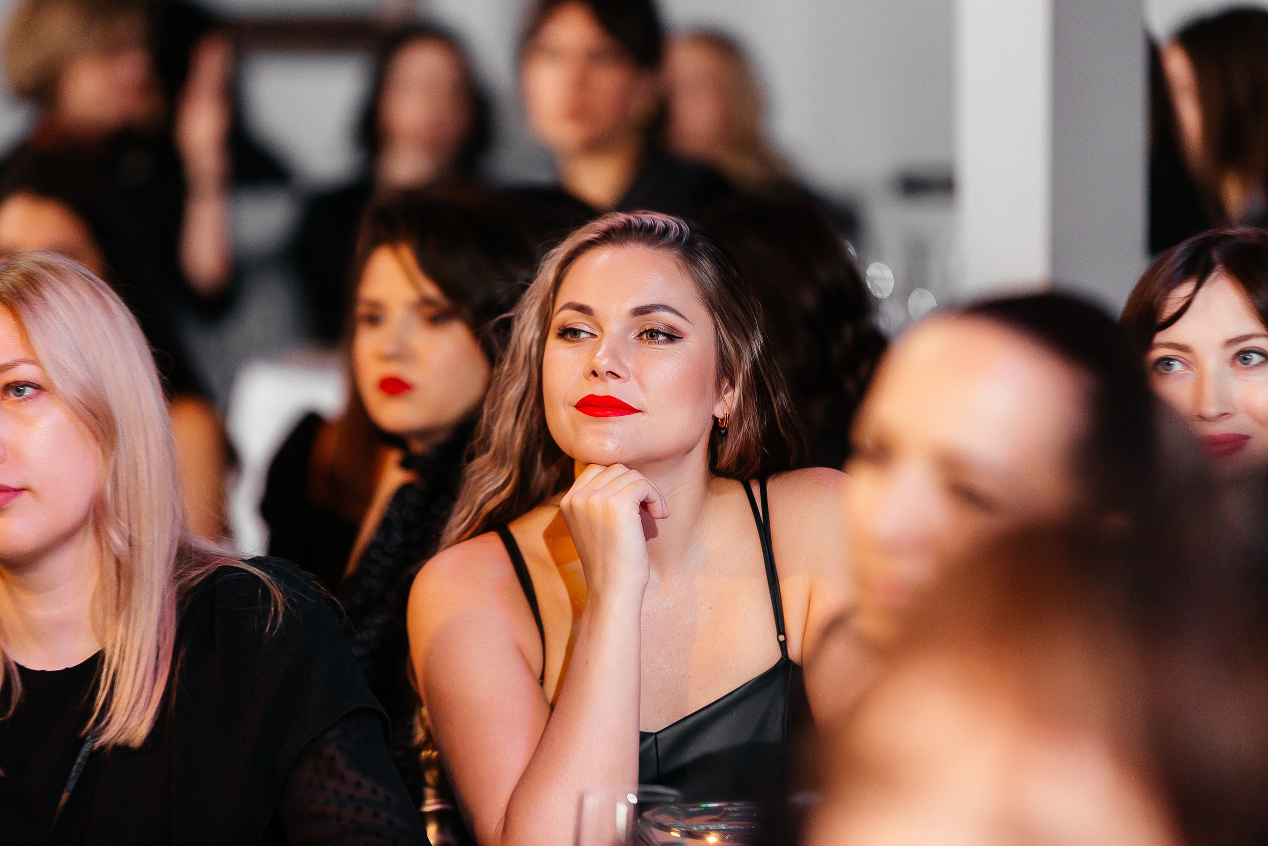 Фотозона+выступление спикеров. Фотограф в Красноярске Надежда Воскресенская