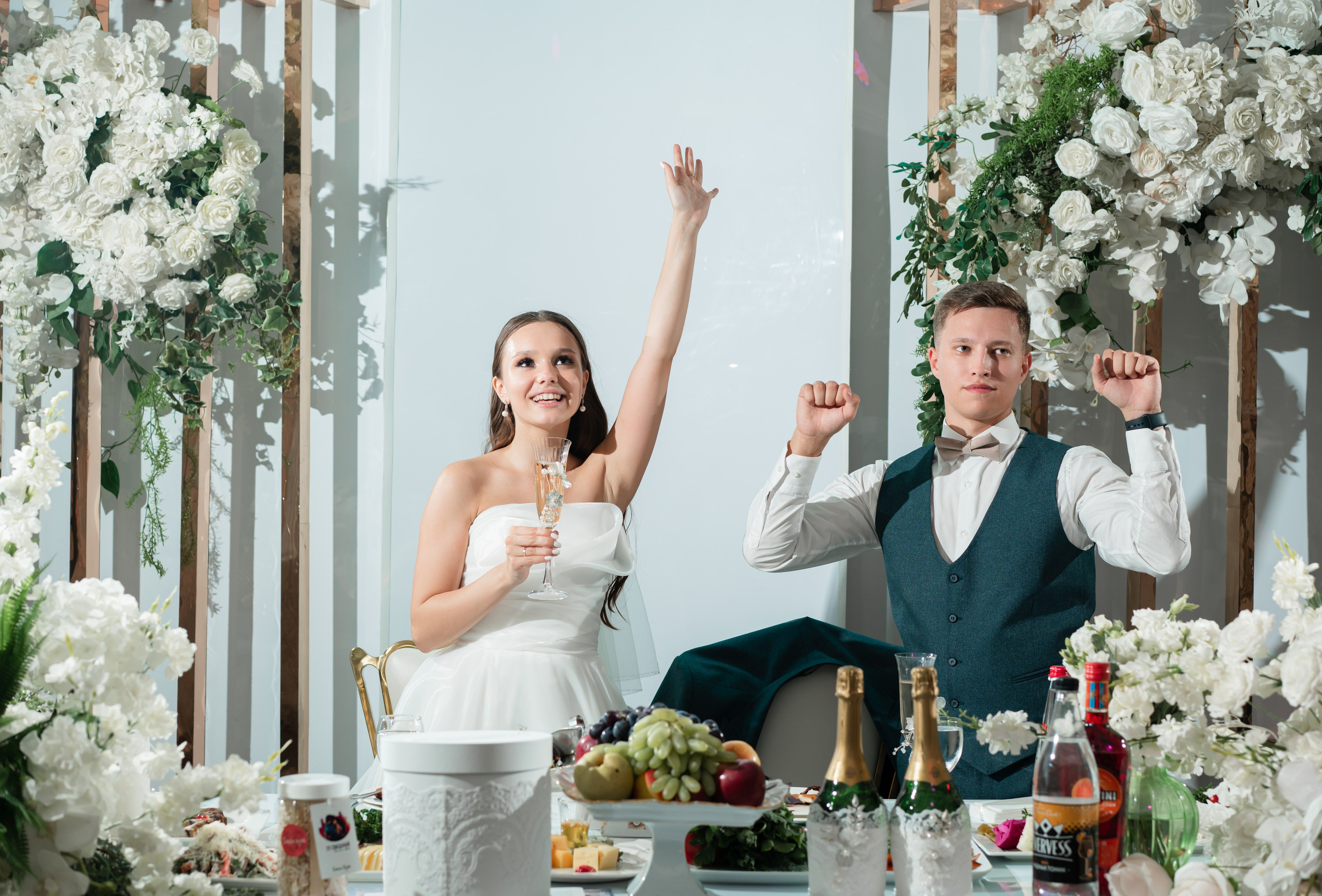 Свадебная фотосессия в Москве. Фотосъёмка в усадьбе Царицыно. Свадебный фотограф Вера Климова