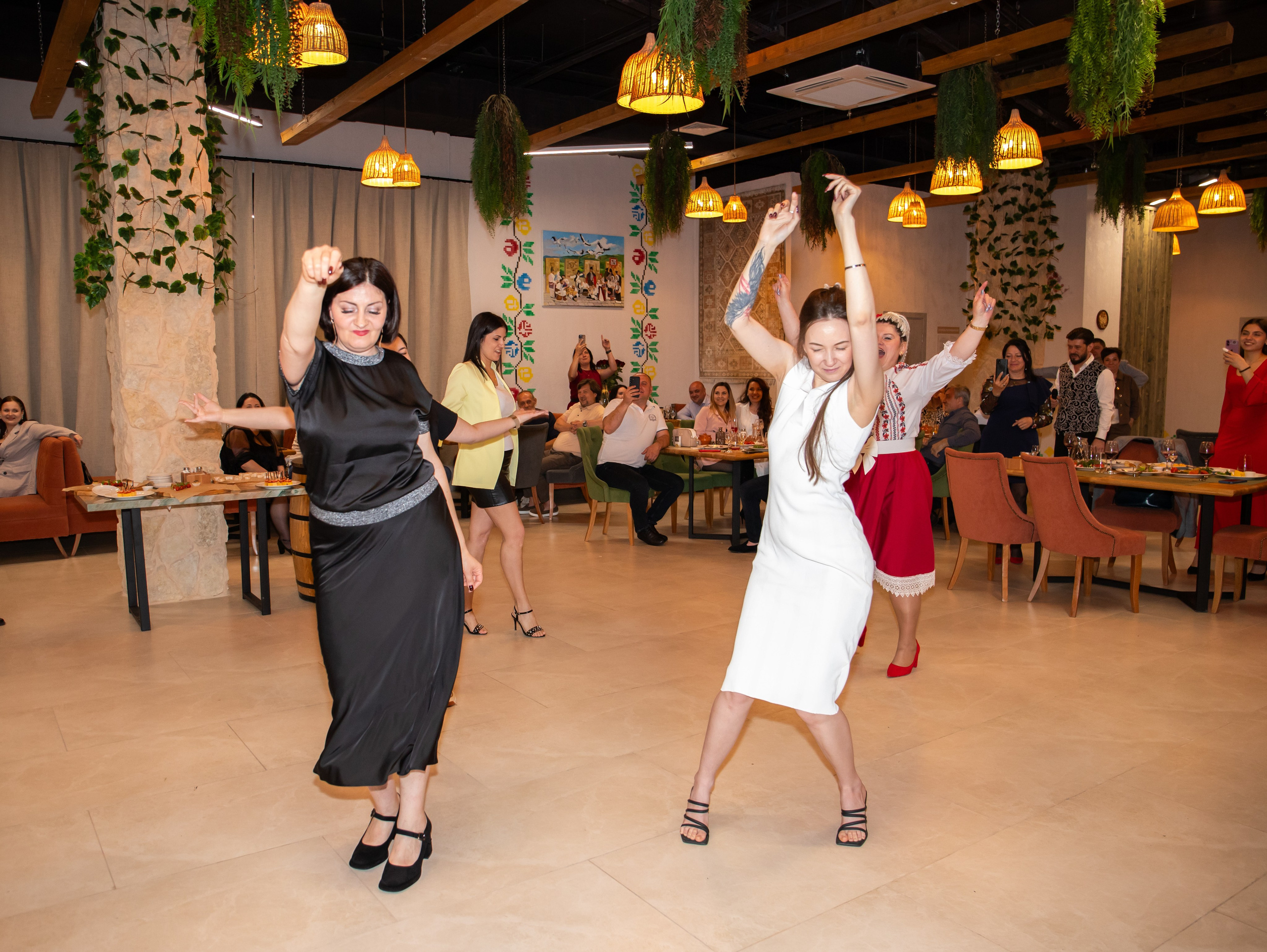 Открытие молдавского ресторана. Свадебный и семейный фотограф в Москве Мила Широких