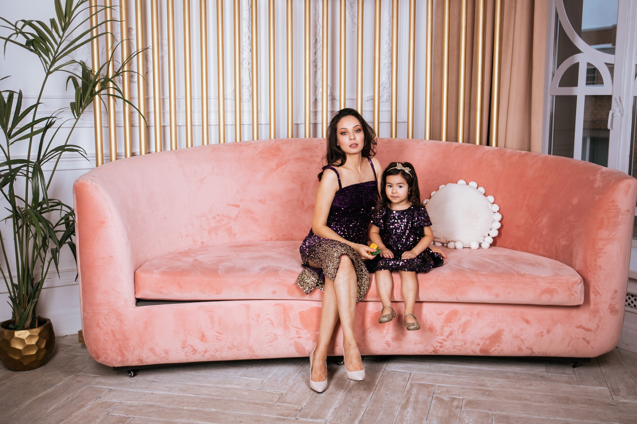 Мама с дочкой новогодняя съемка в студии. Свадебный и семейный фотограф в Москве Мила Широких