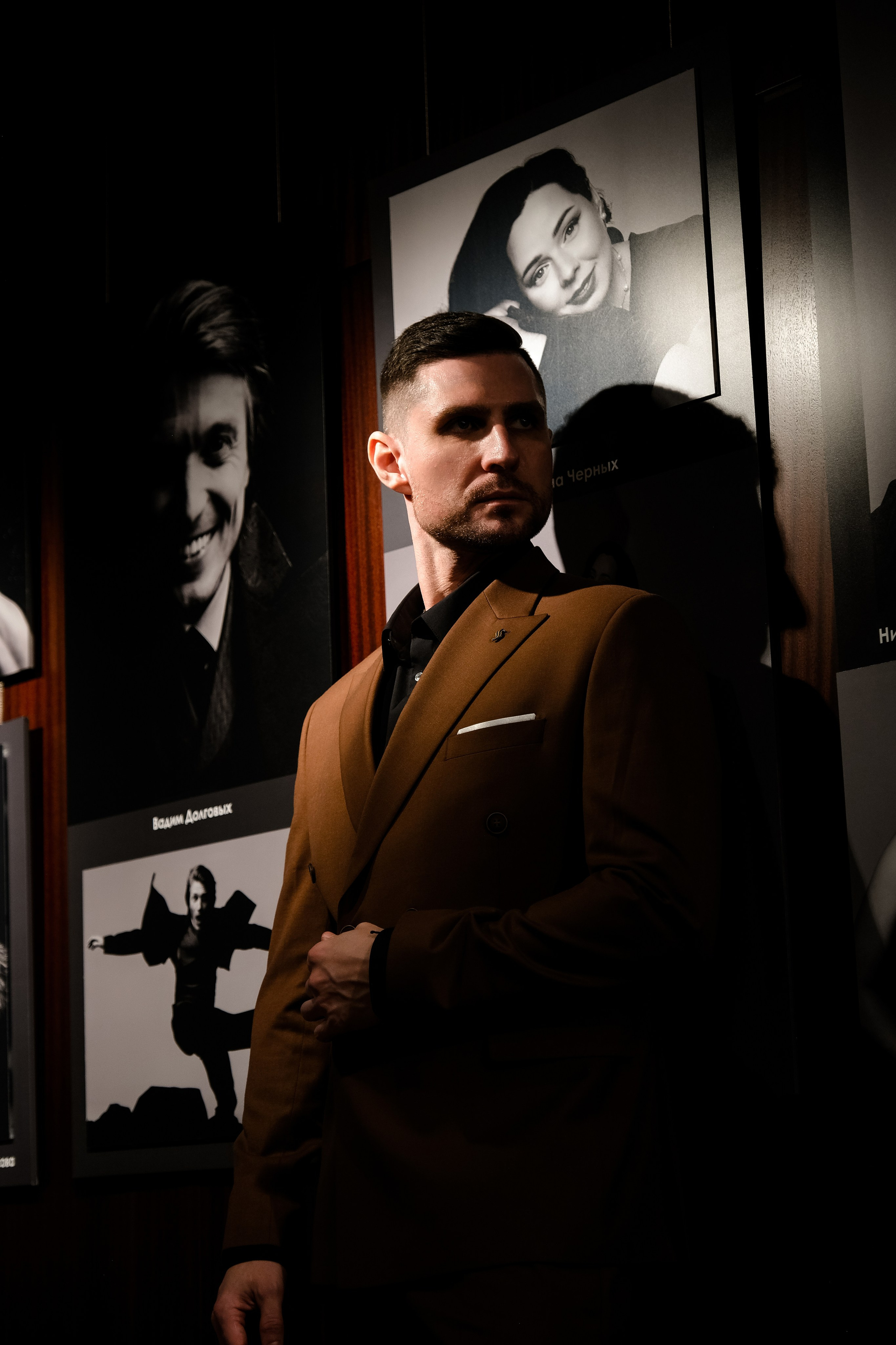 Свадебная фотосессия в театре драмы имени Наума Орлова. Свадебный фотограф в Челябинске Сырчикова Наталья