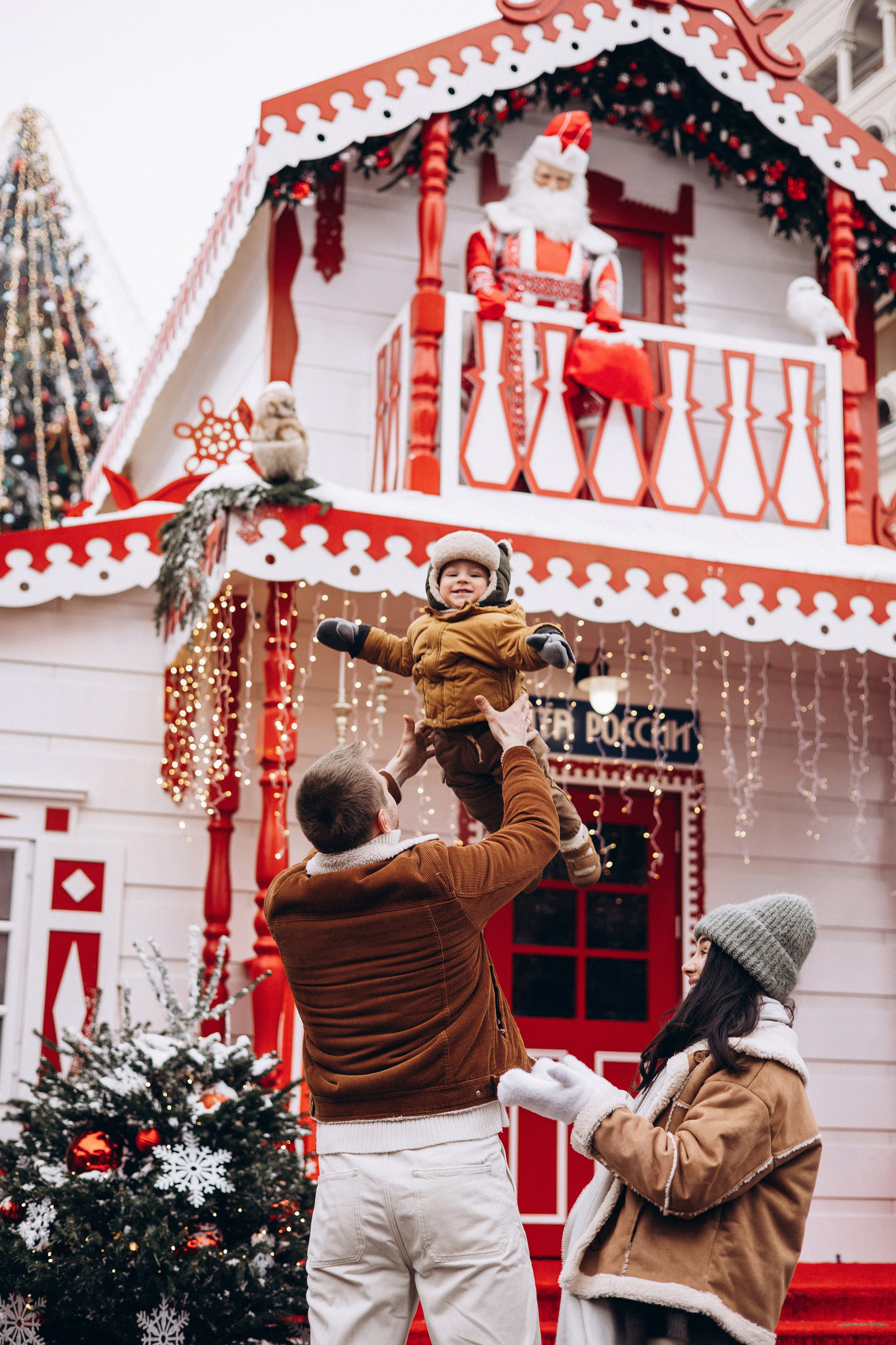 Марьям, Михаил и Лев на Рождественской ярмарке. Семейный фотограф в Москве Марина Петра