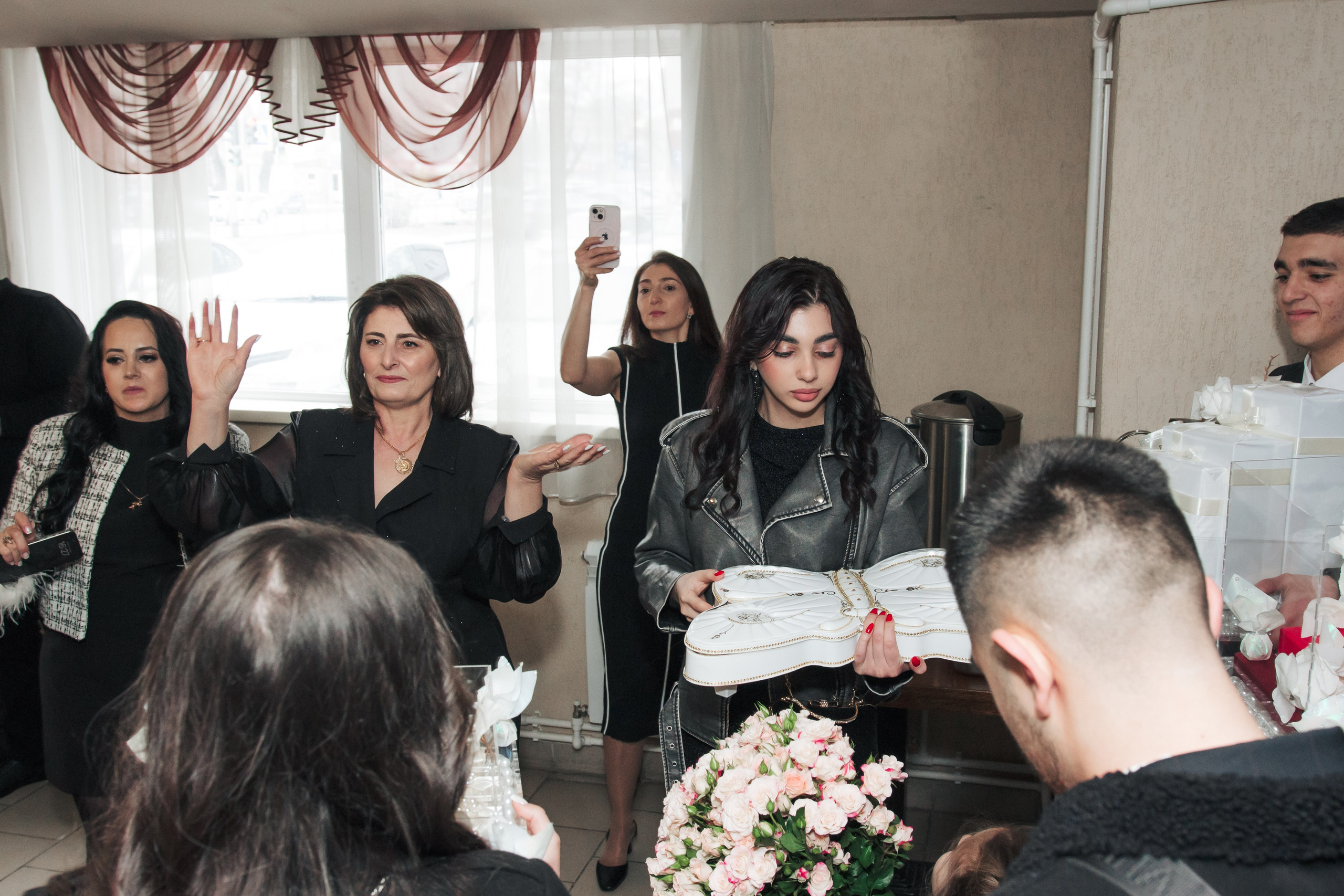 Помолвка Андроник и Мелине. Фотограф Новосибирск