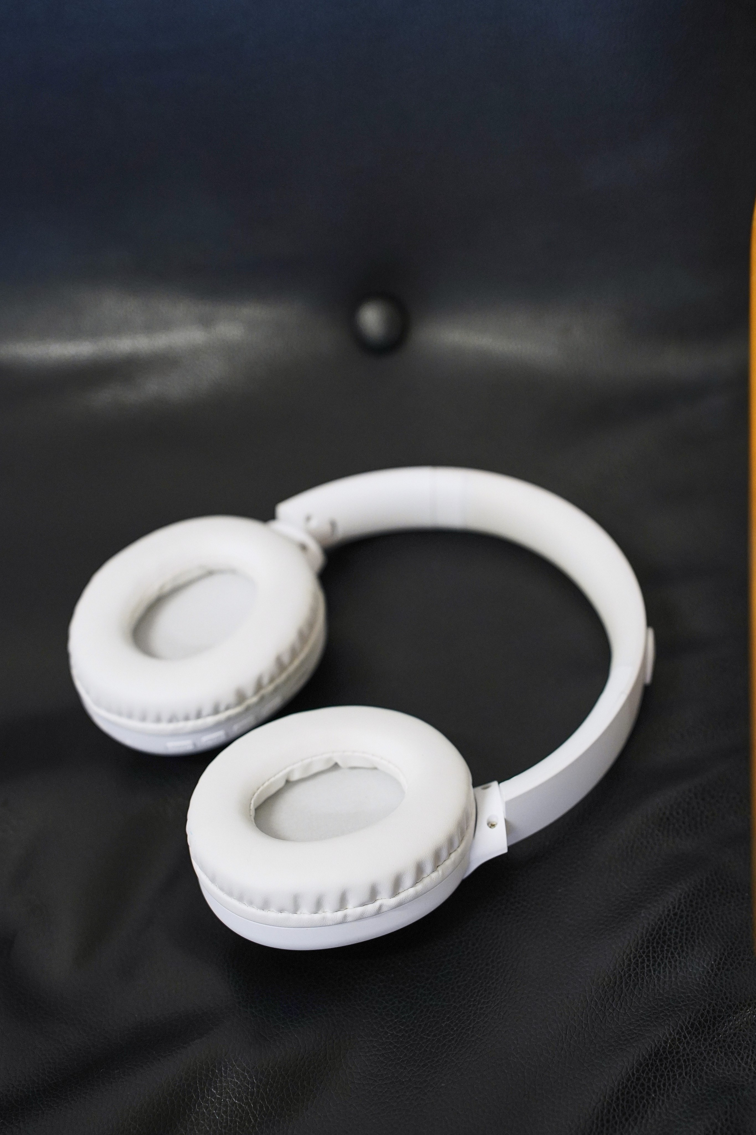 Наушники в интерьере. Фотограф