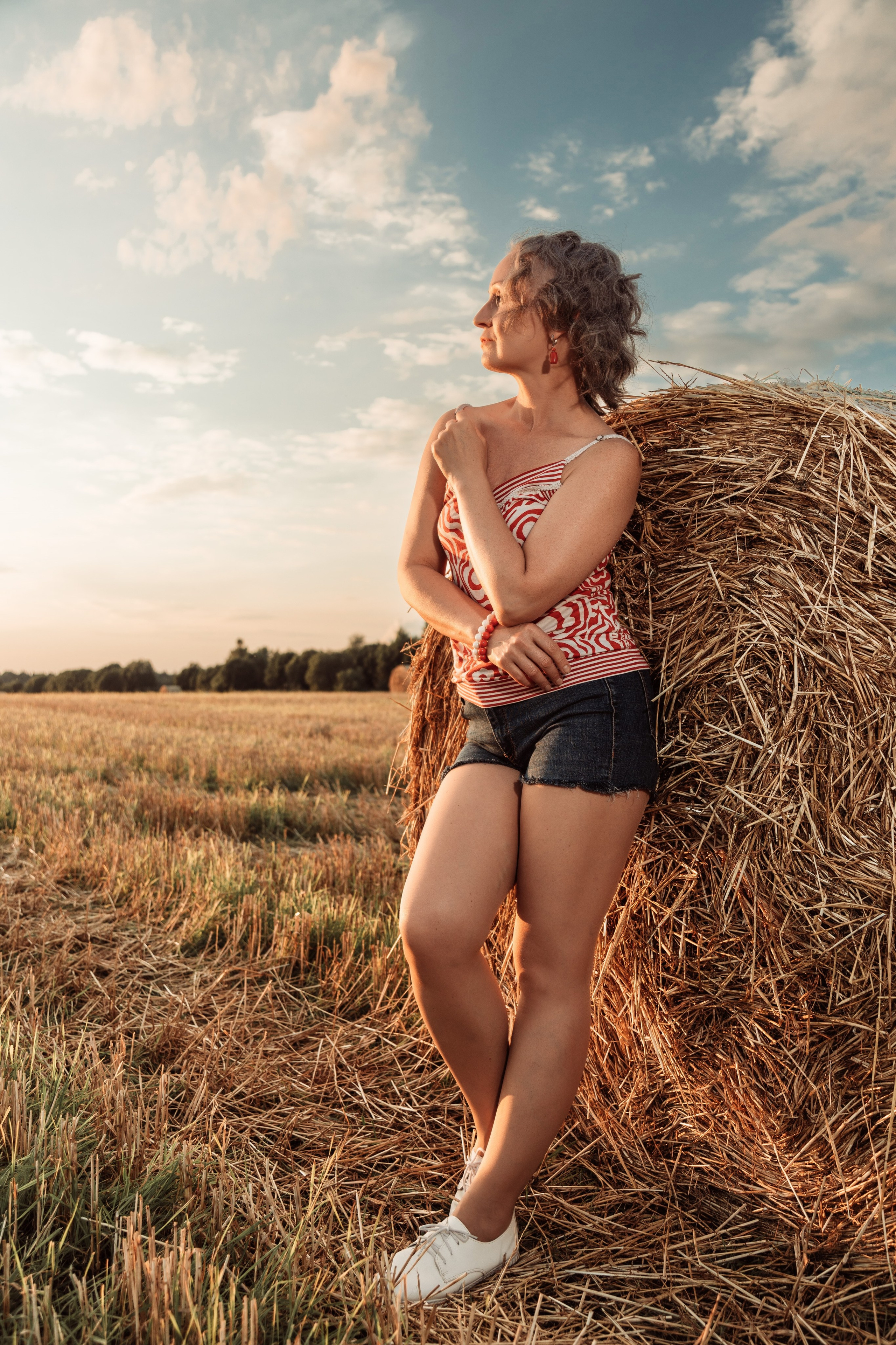 2025-08-03. Анжела на сене