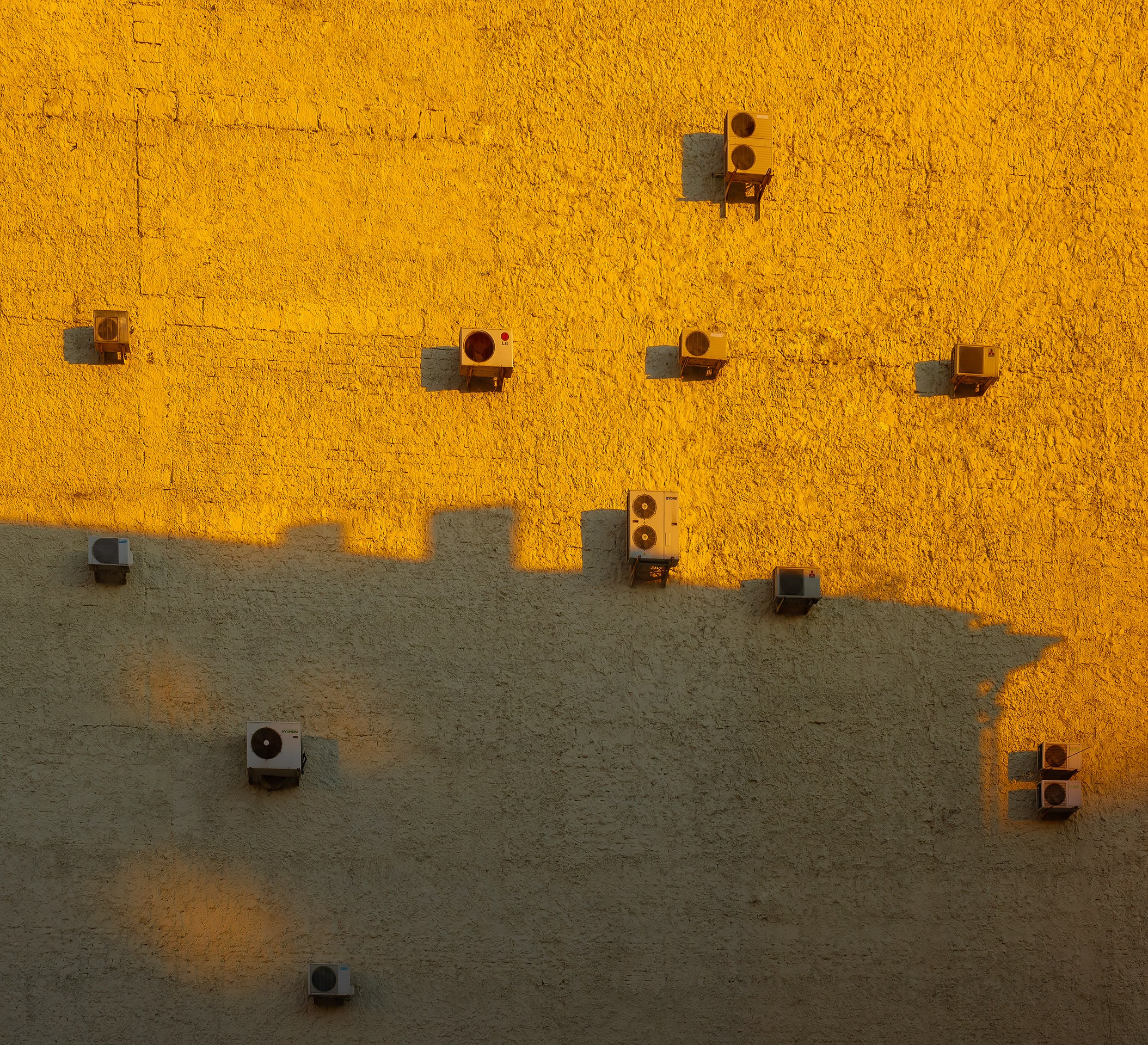 Фотографии сделанные на улицах городов. Профессиональный фотограф Игорь Пискарев в Москве. Студийная и выездная съёмка. Портретная и предметная съёмка. Авторская фотография