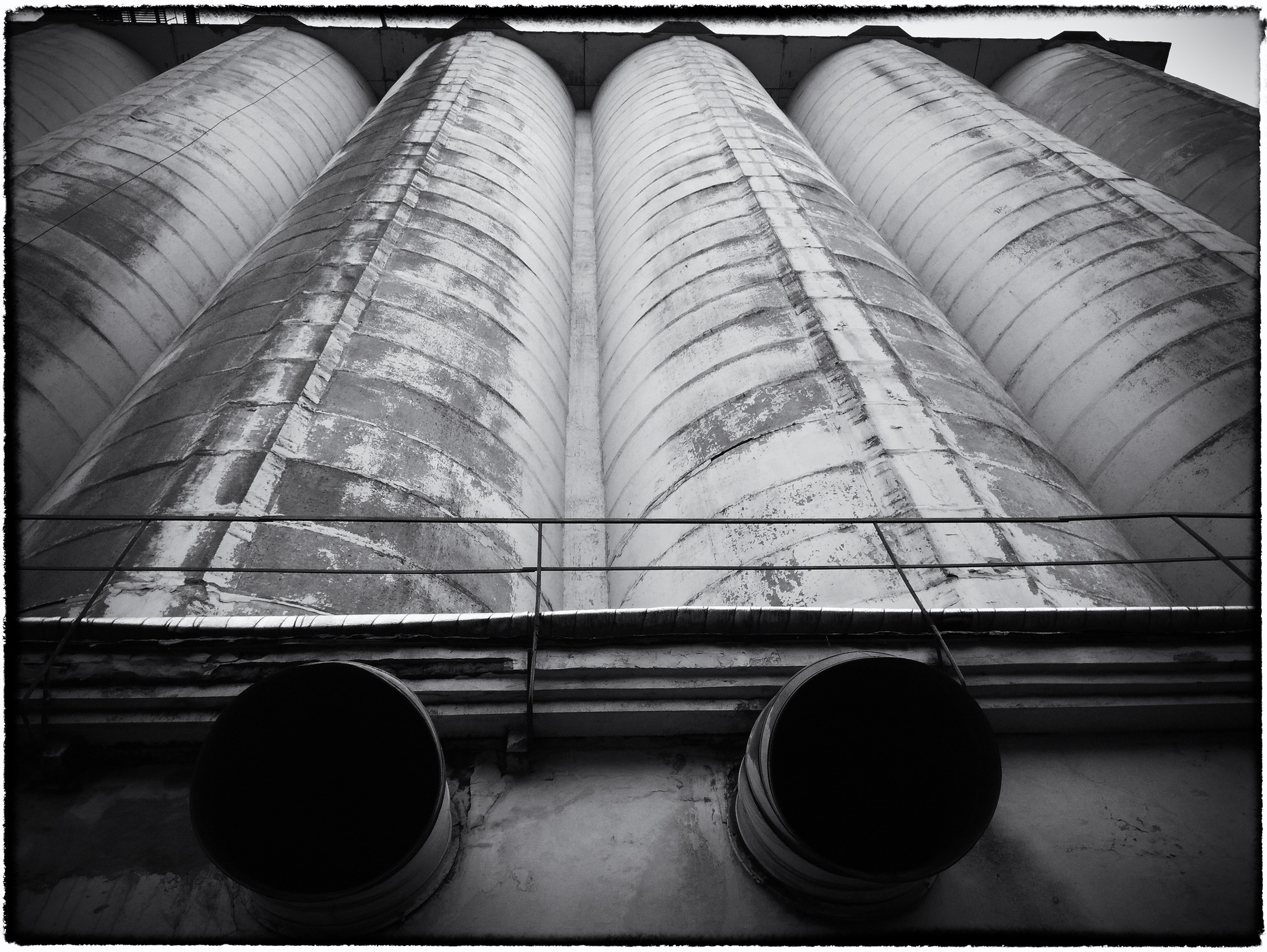 Фотографии сделанные на улицах городов. Профессиональный фотограф Игорь Пискарев в Москве. Студийная и выездная съёмка. Портретная и предметная съёмка. Авторская фотография