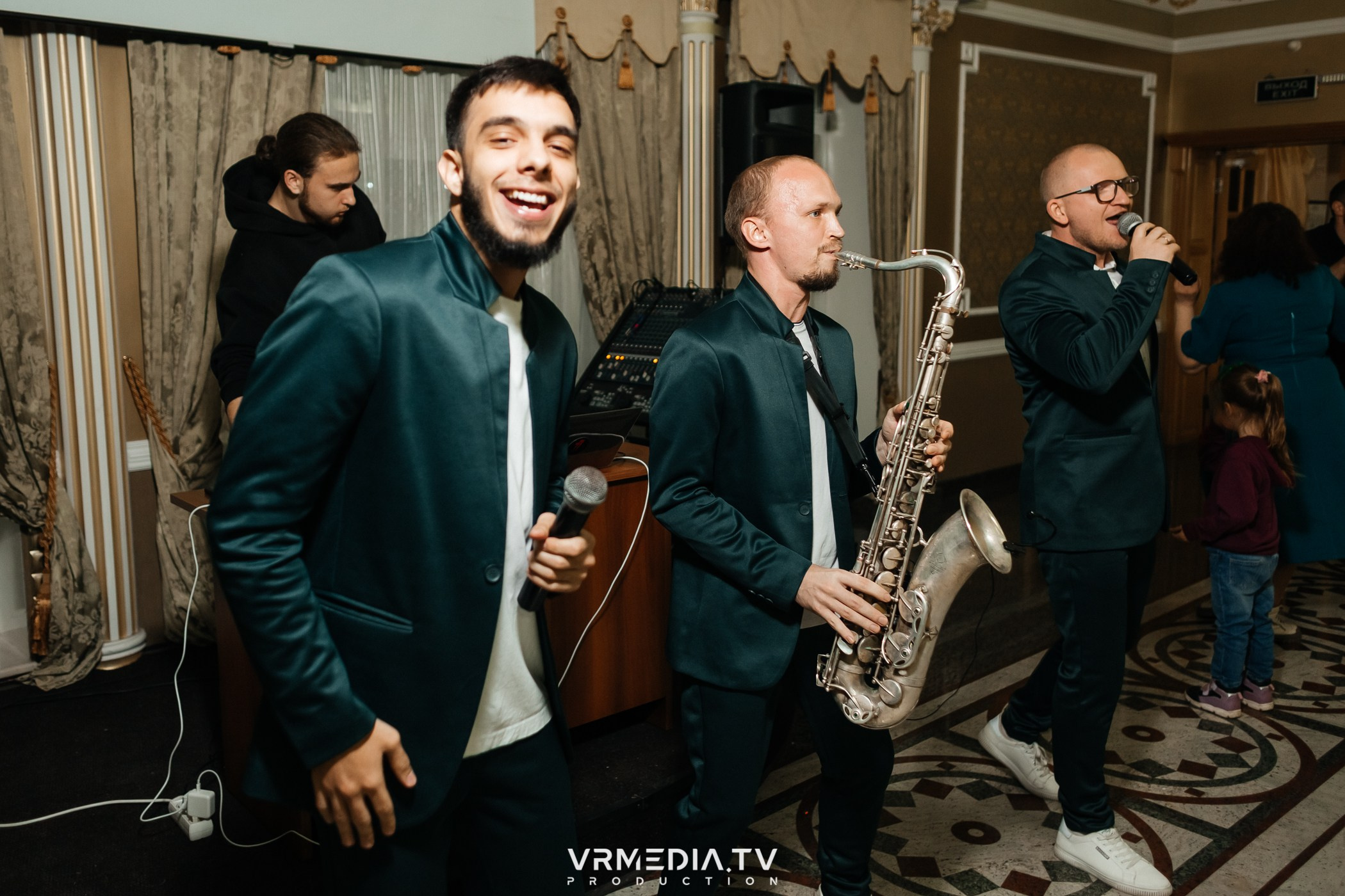 BAD BOYS BAND в ресторане «Империя»