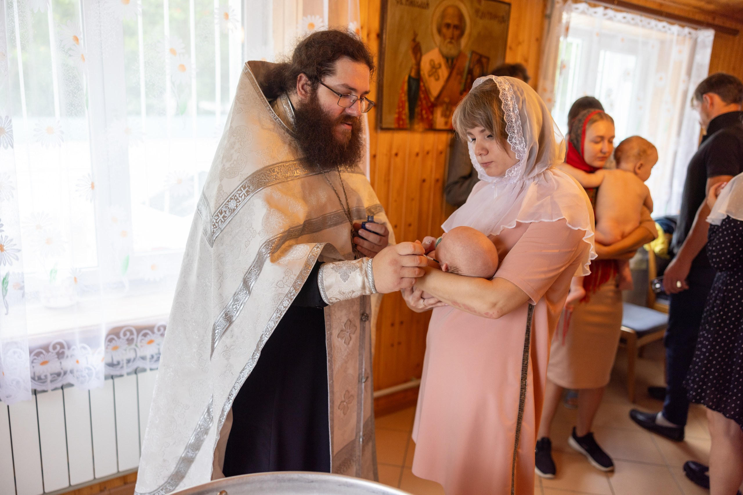 Образец репортажа крещения оригиналы, без искажений, без вспышки, светосильная оптика!. Фотограф в Туле Крупский АнДРей. Фотостудия «КАДР71» в Туле